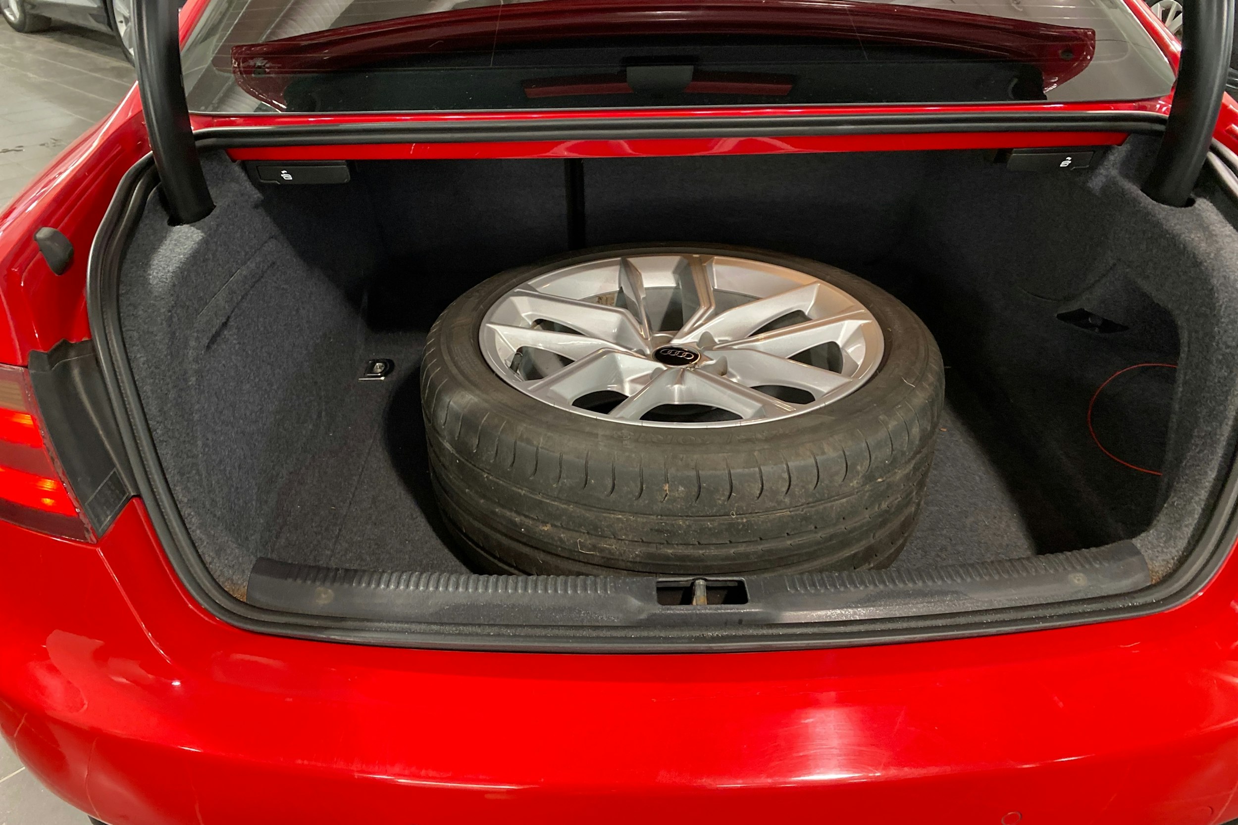 Punainen Audi A5 2008 kuva 11.