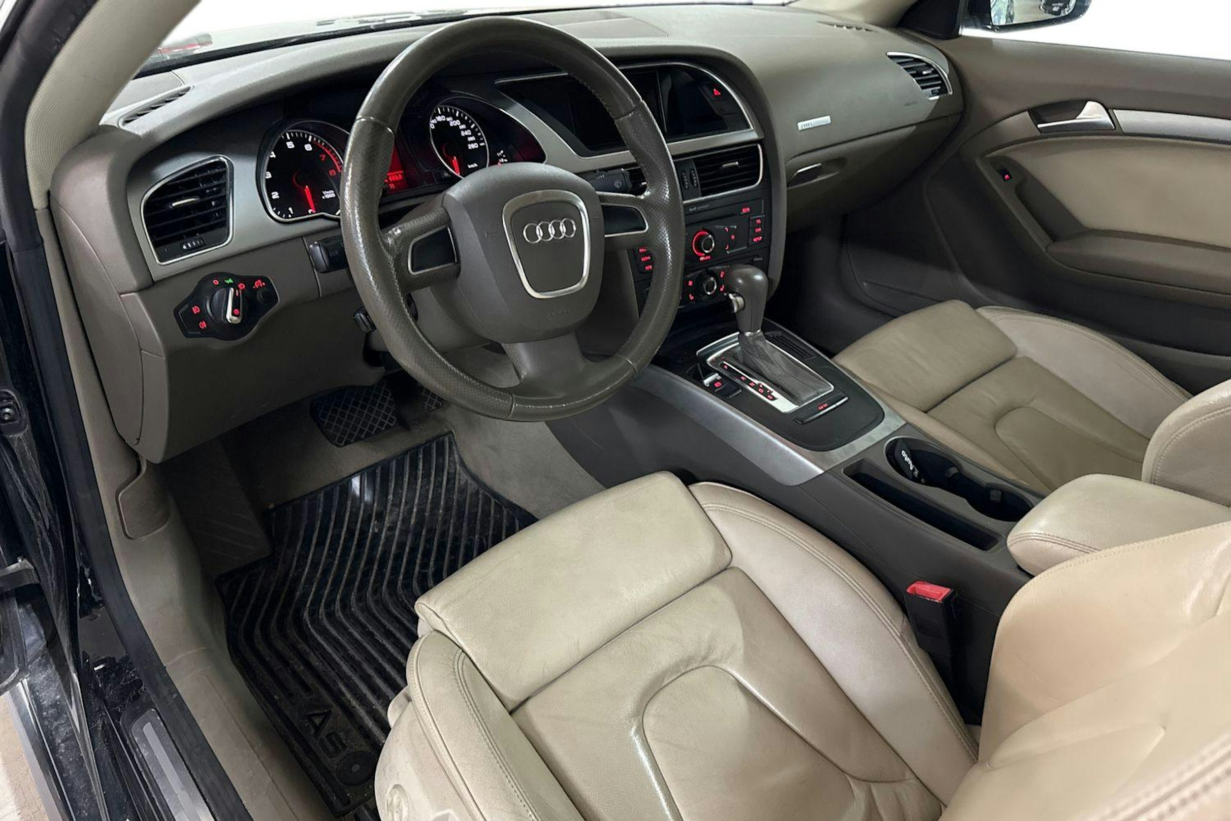 musta Audi A5 2008 kuva 6.