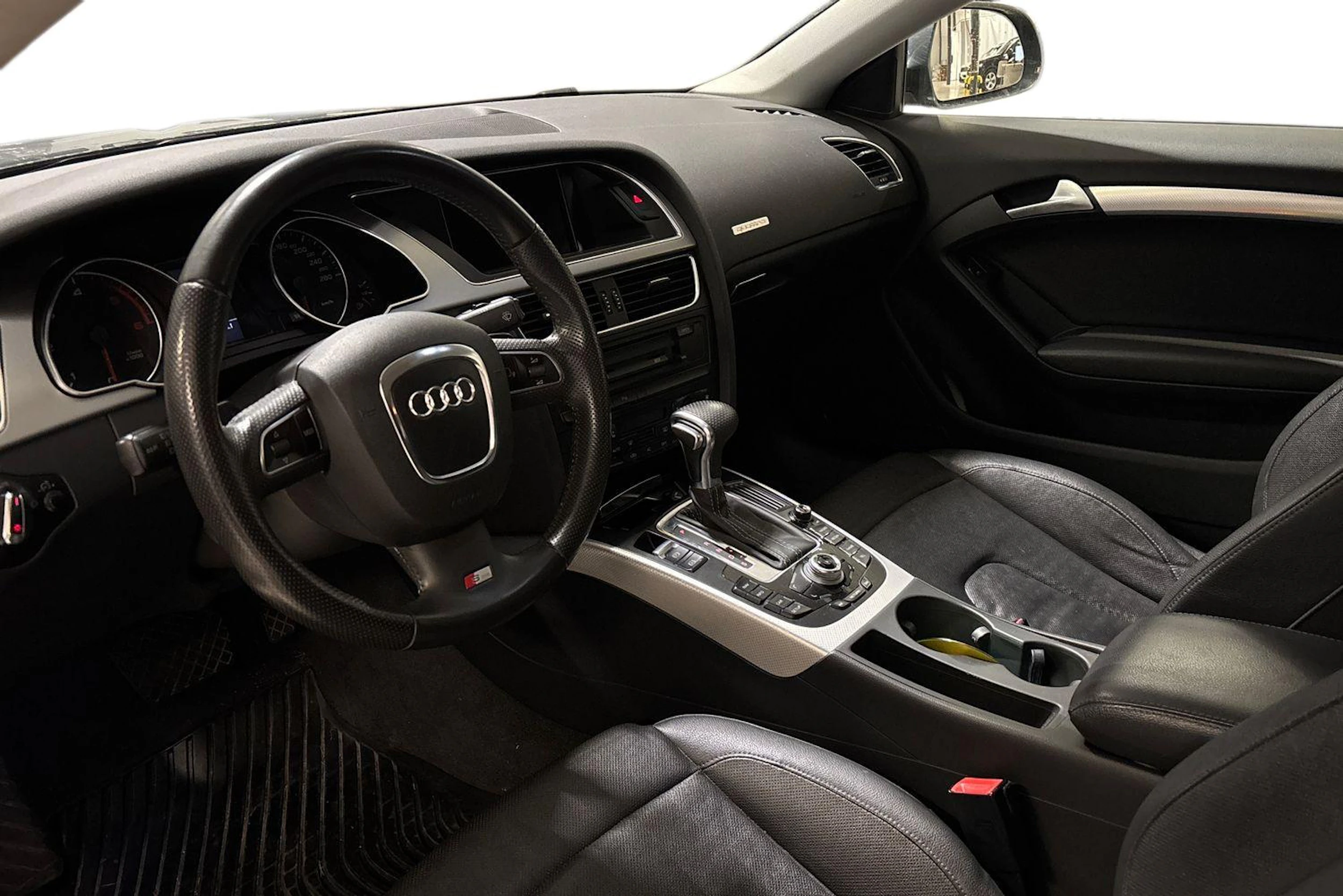 met. harmaa Audi A5 2009 kuva 3.