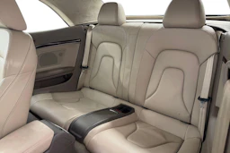 Ruskea (beige) Audi A5 2010 kuva 8.