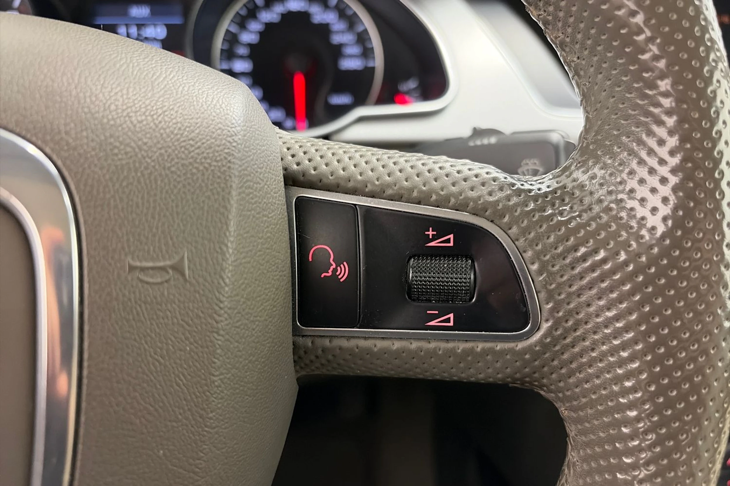 Ruskea (beige) Audi A5 2010 kuva 15.