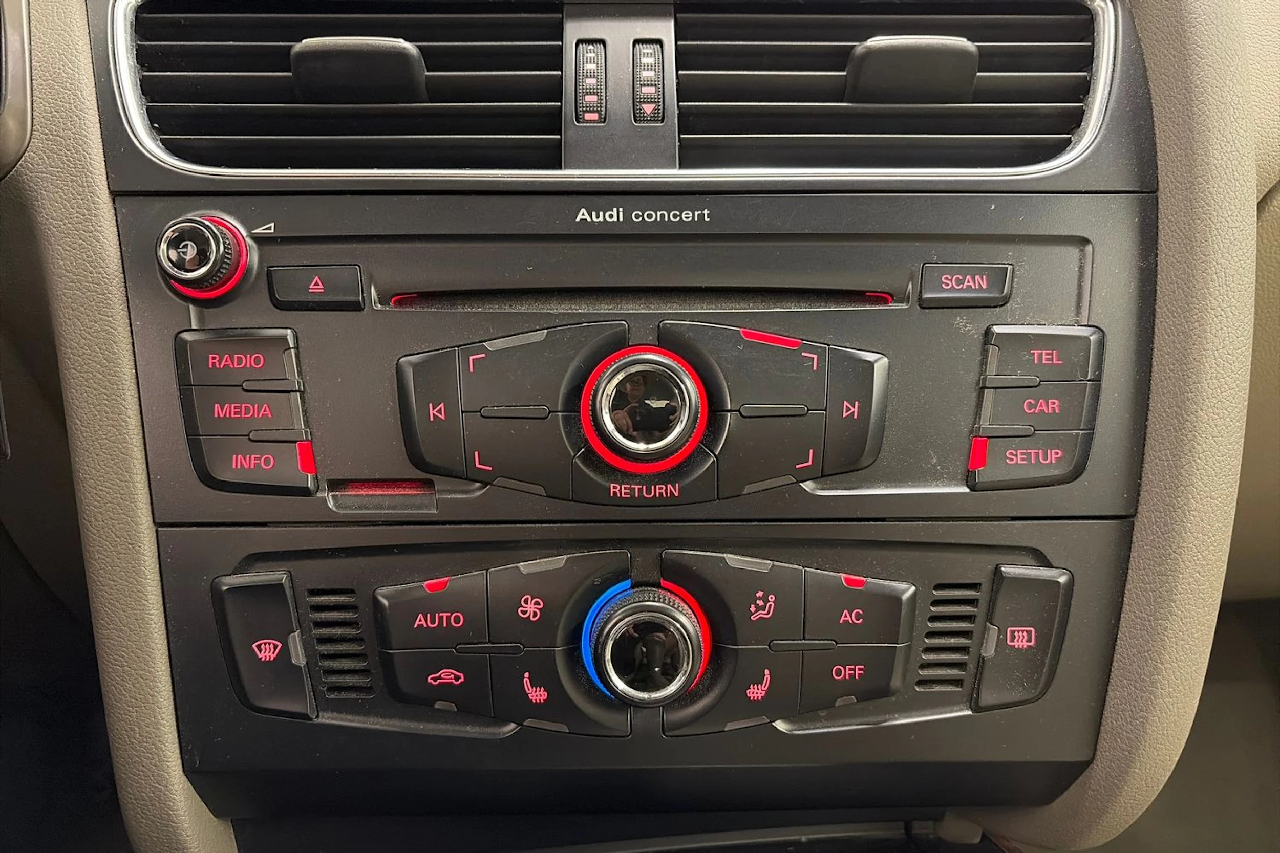 Ruskea (beige) Audi A5 2010 kuva 19.