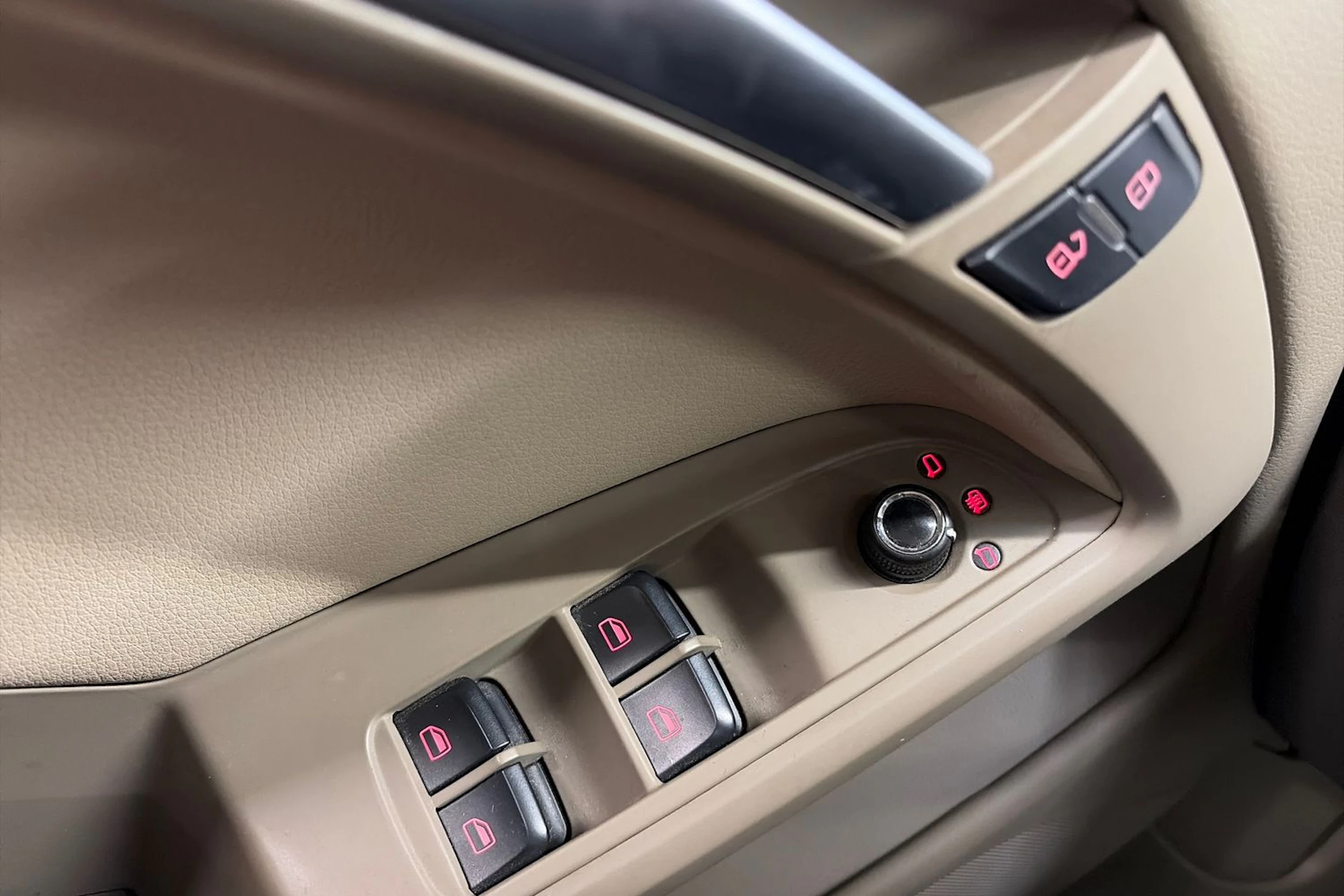 Ruskea (beige) Audi A5 2010 kuva 22.