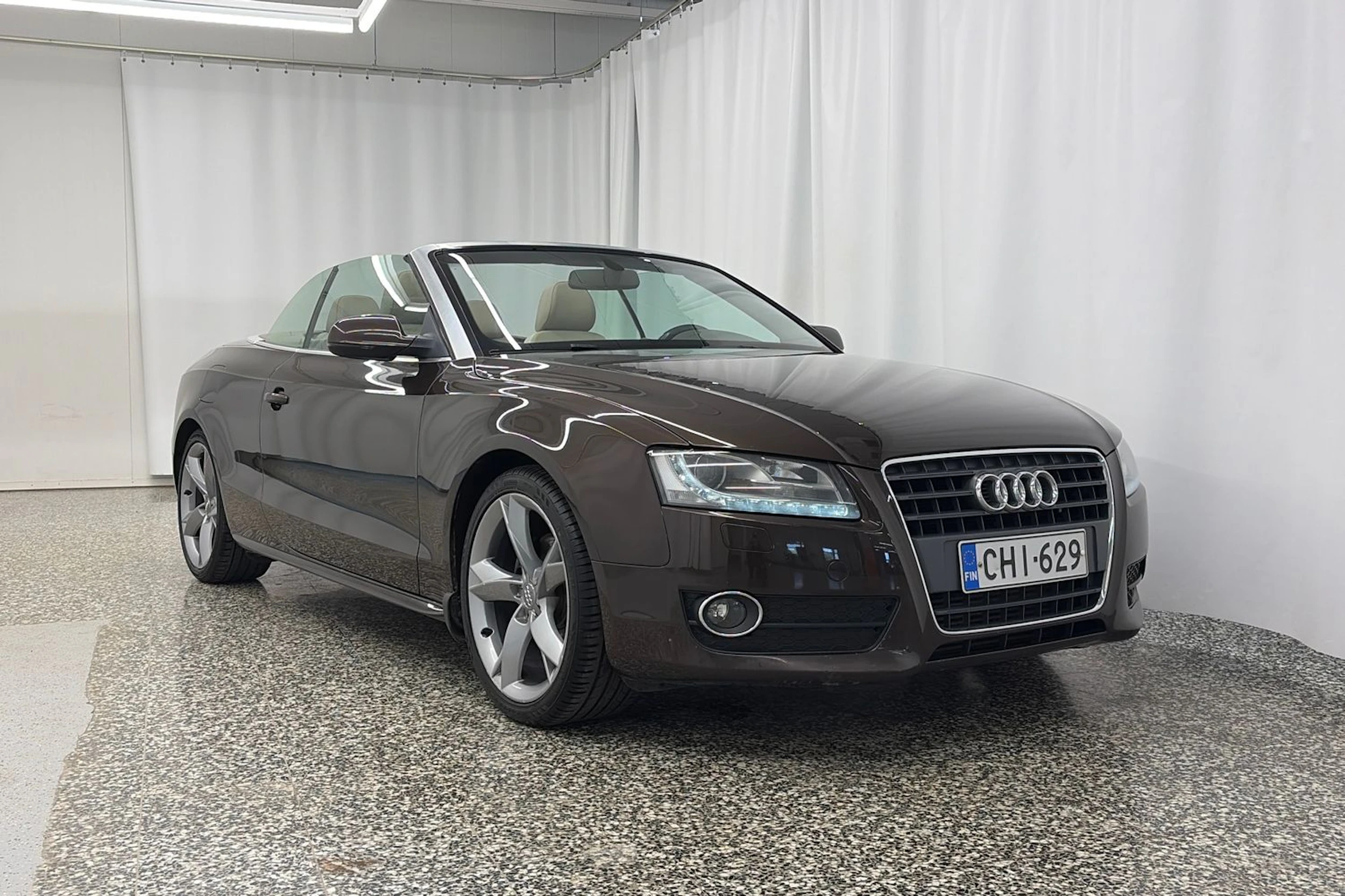 Ruskea (beige) Audi A5 2010 kuva 23.