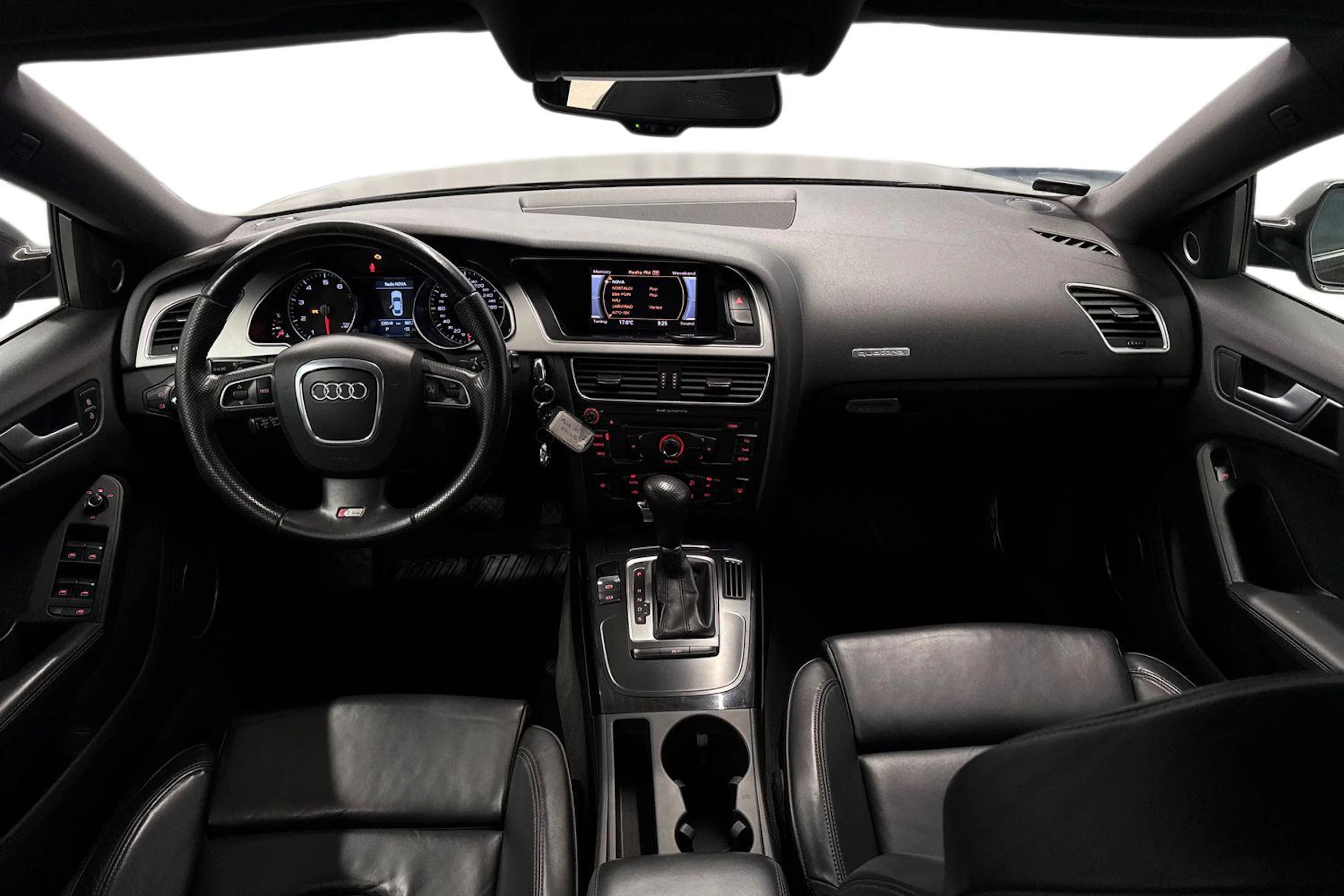 ruskea (beige) Audi A5 2010 kuva 7.