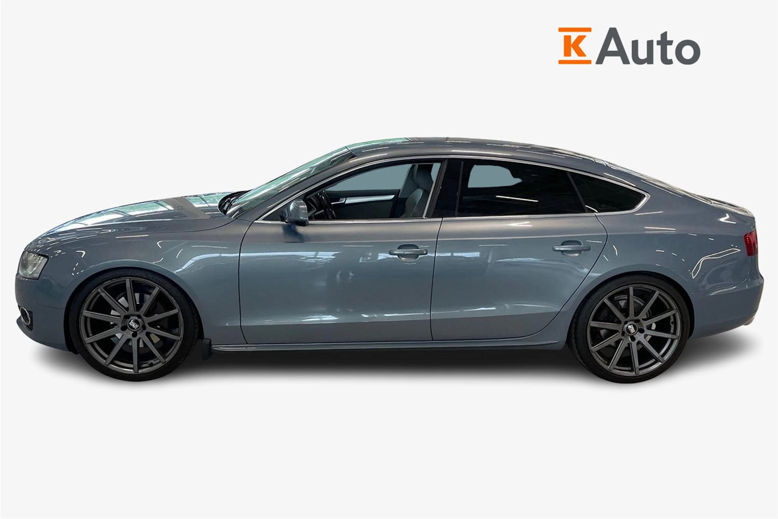 sininen Audi A5 2010 kuva 5.