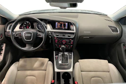 sininen Audi A5 2010 kuva 7.