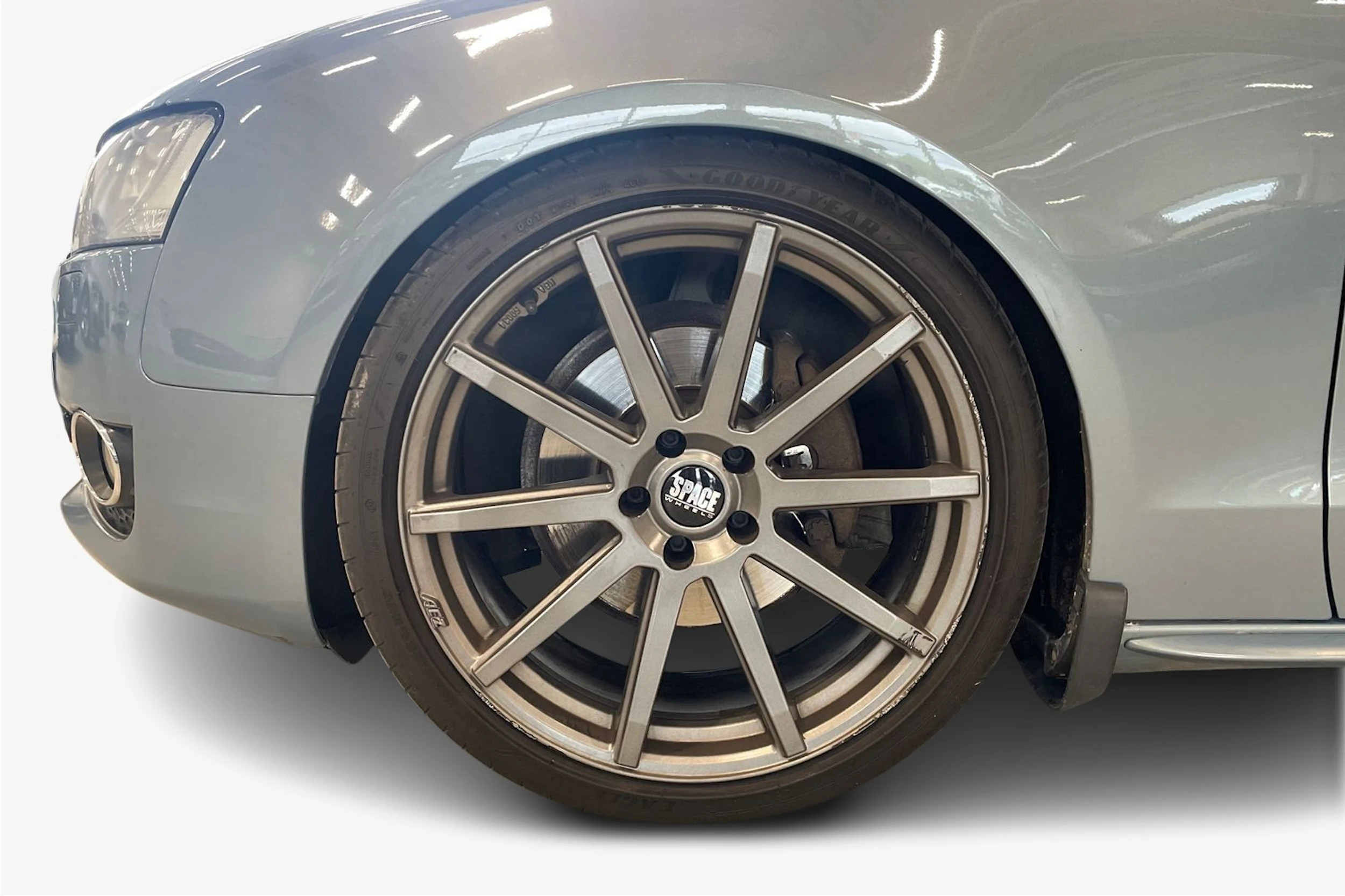 sininen Audi A5 2010 kuva 9.