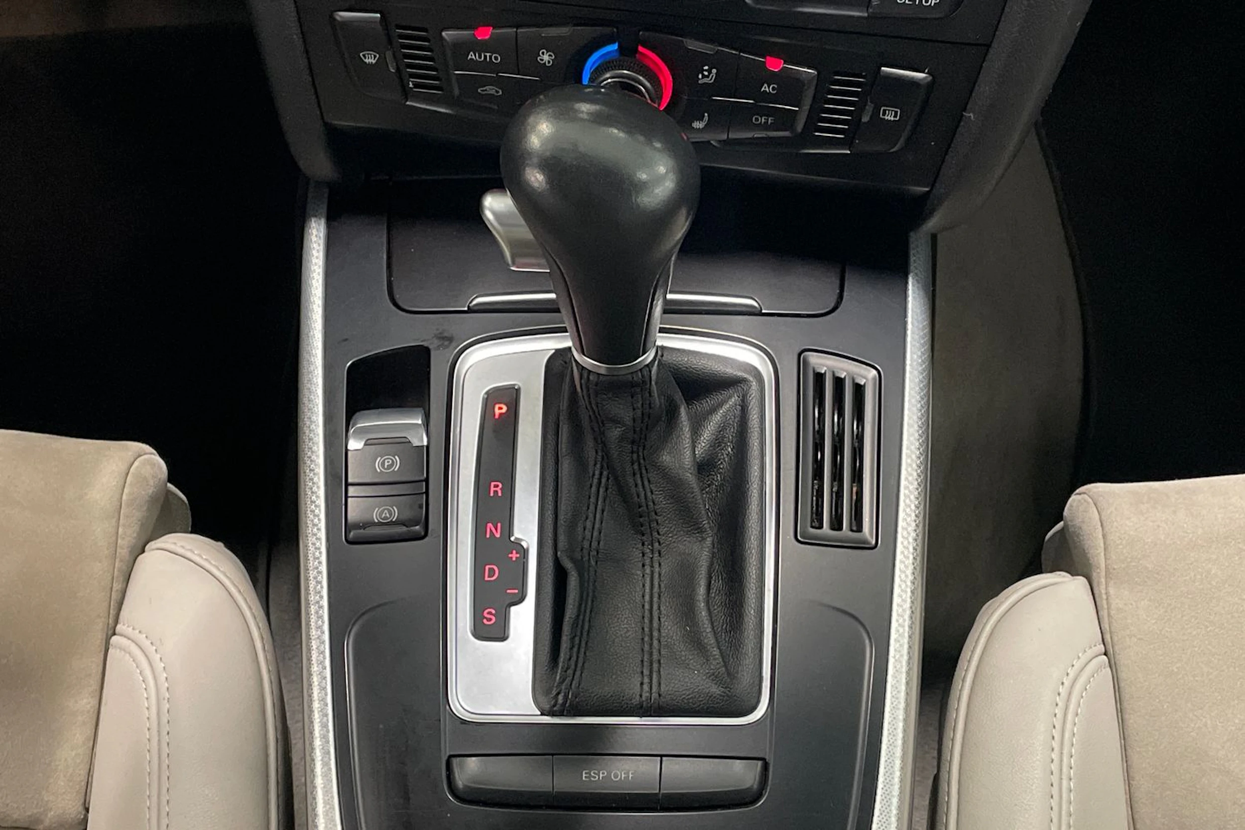 sininen Audi A5 2010 kuva 23.