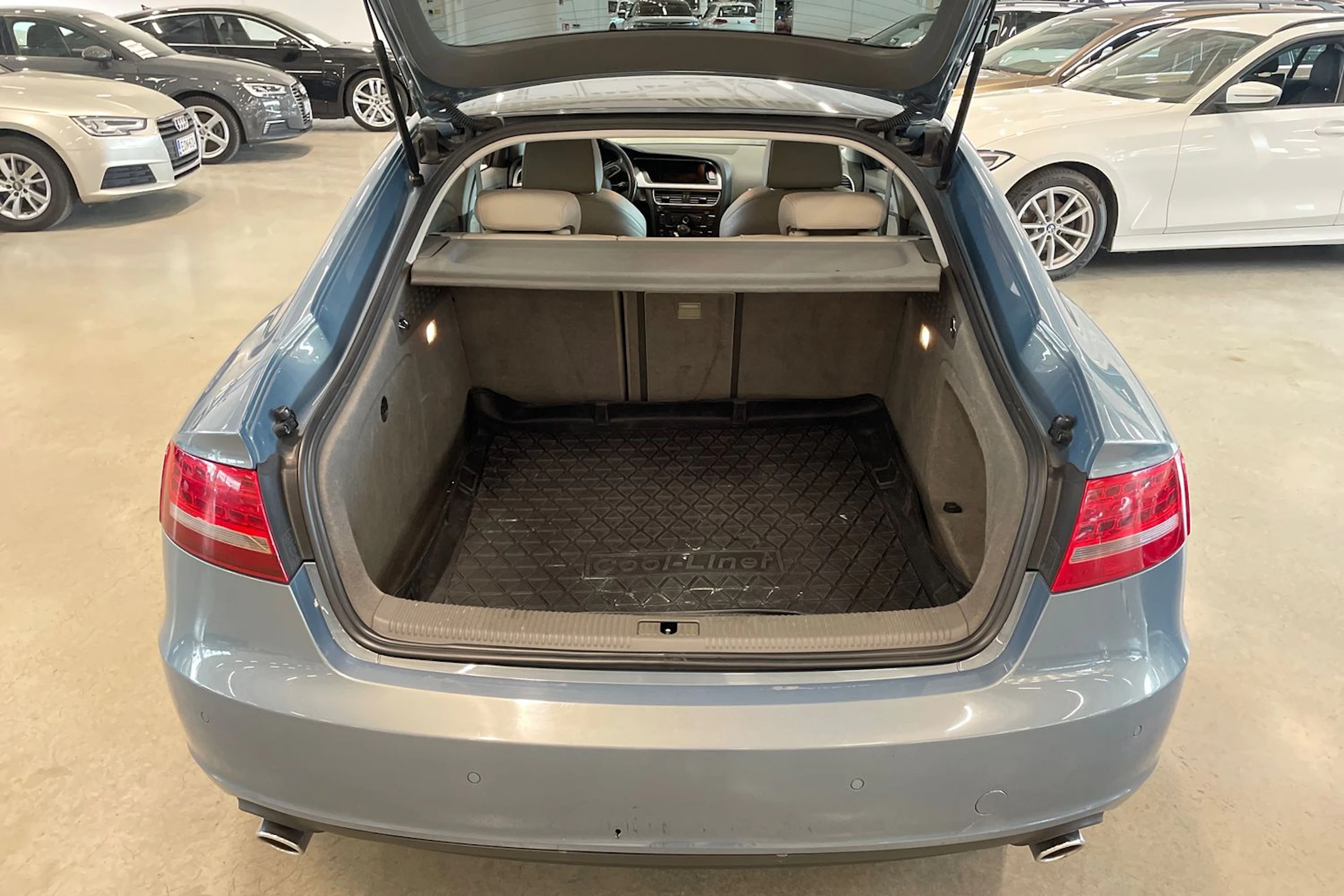 sininen Audi A5 2010 kuva 25.