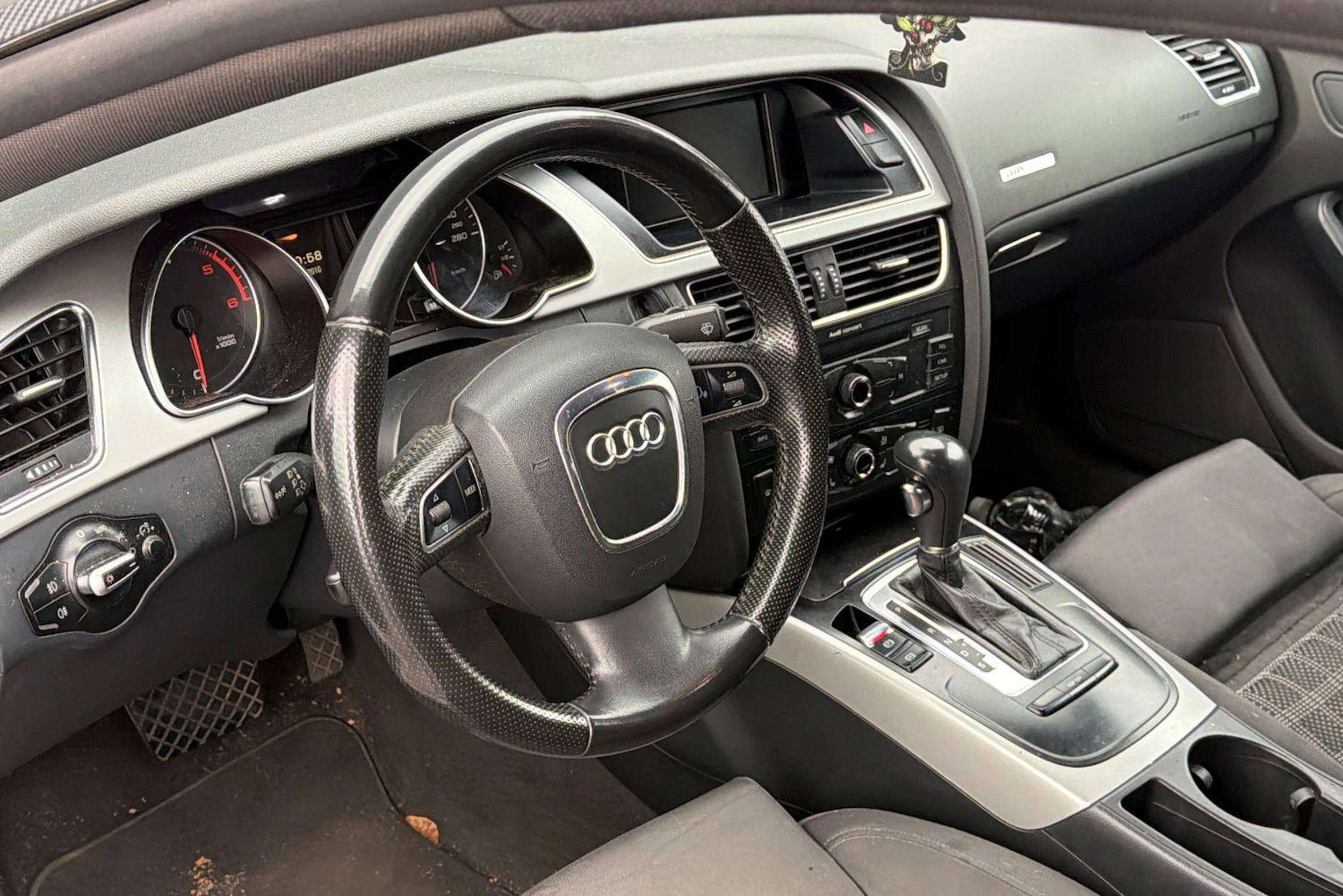 valkoinen Audi A5 2010 kuva 3.