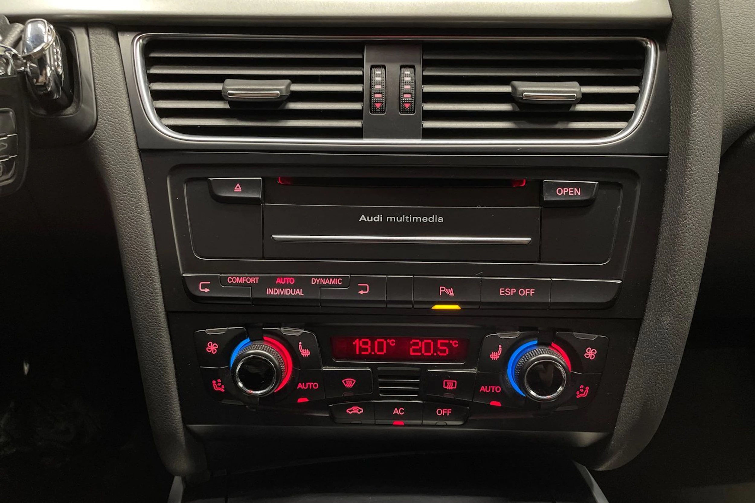 Musta Audi A5 2010 kuva 16.