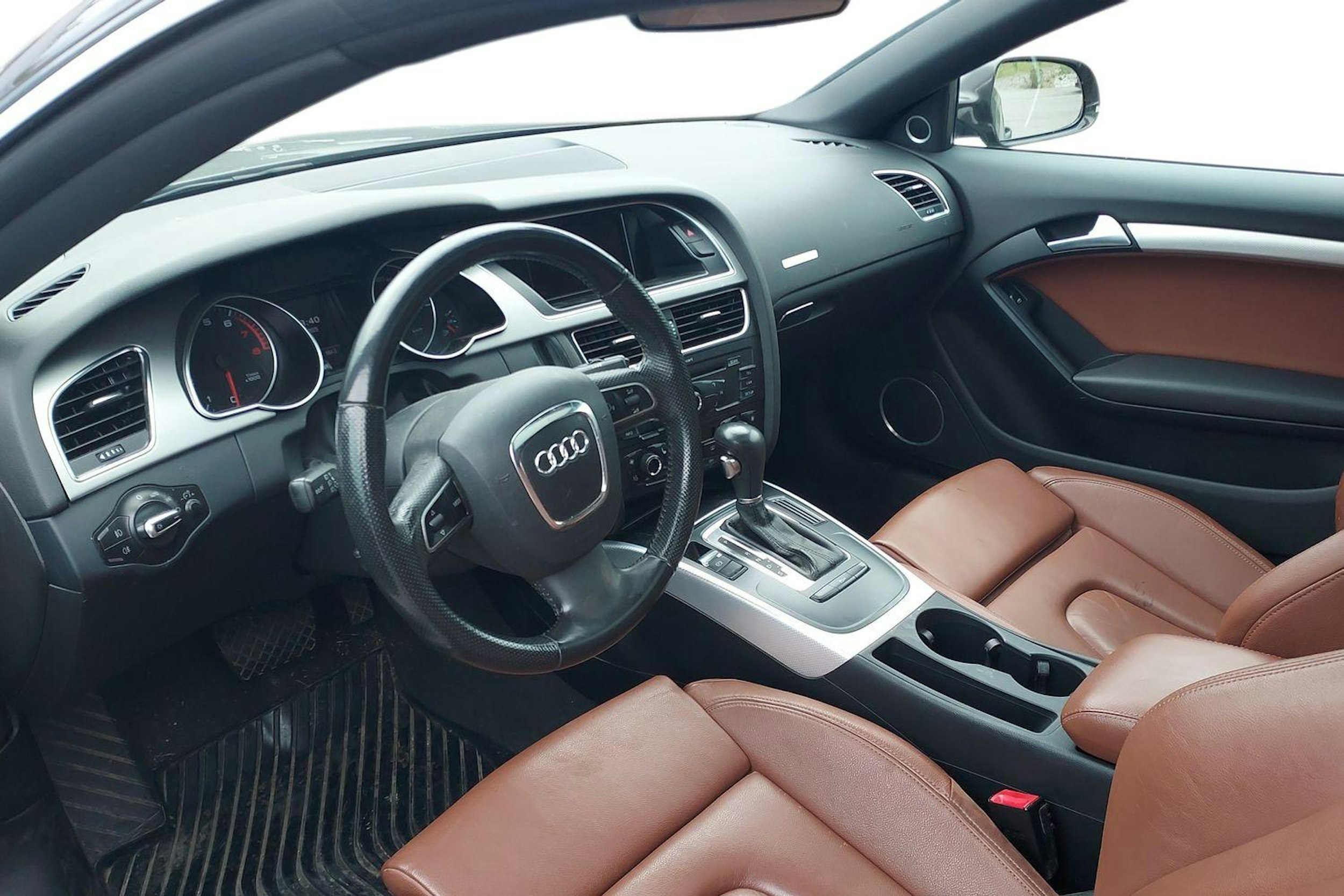 ruskea (beige) Audi A5 2011 kuva 3.