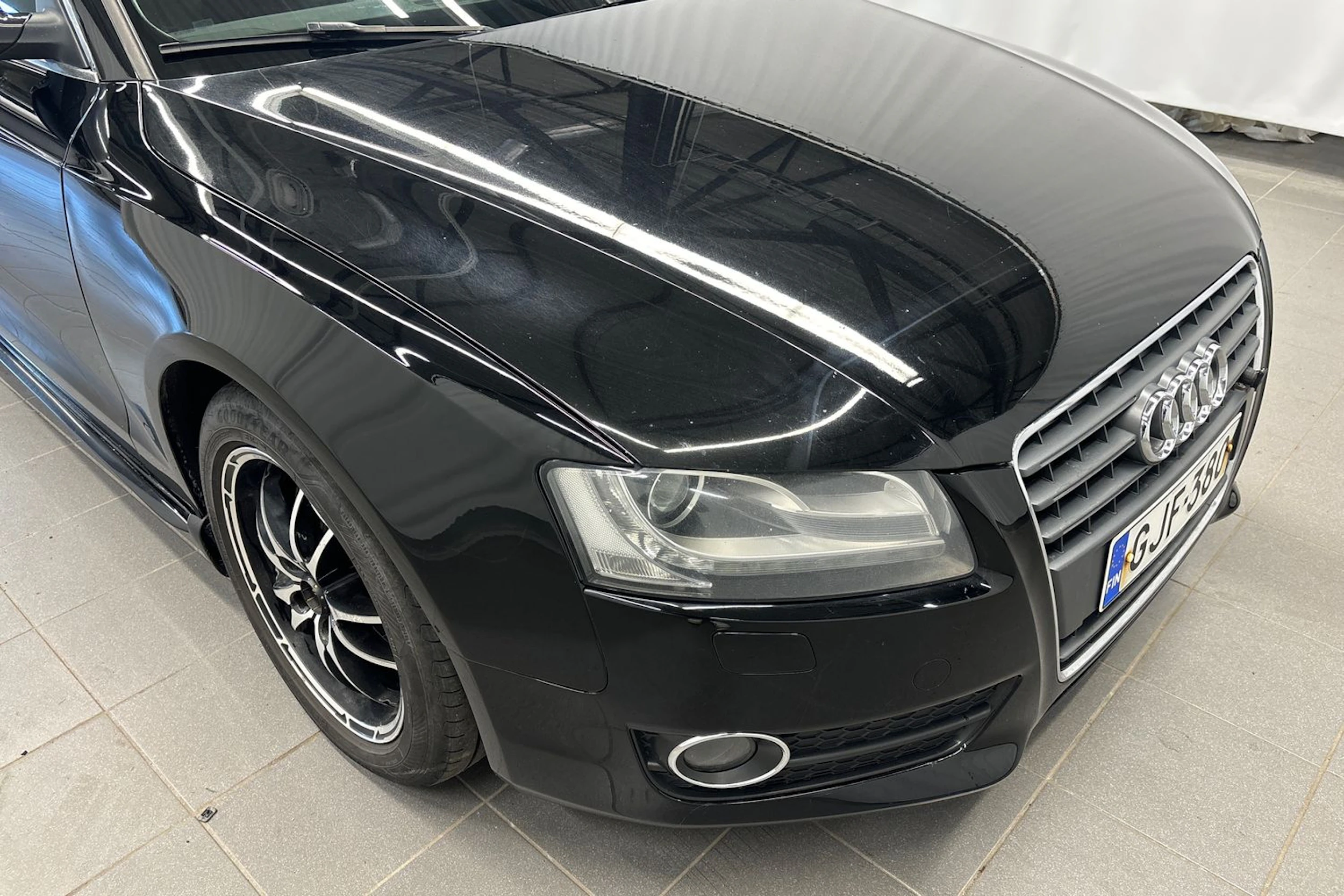 musta Audi A5 2011 kuva 13.