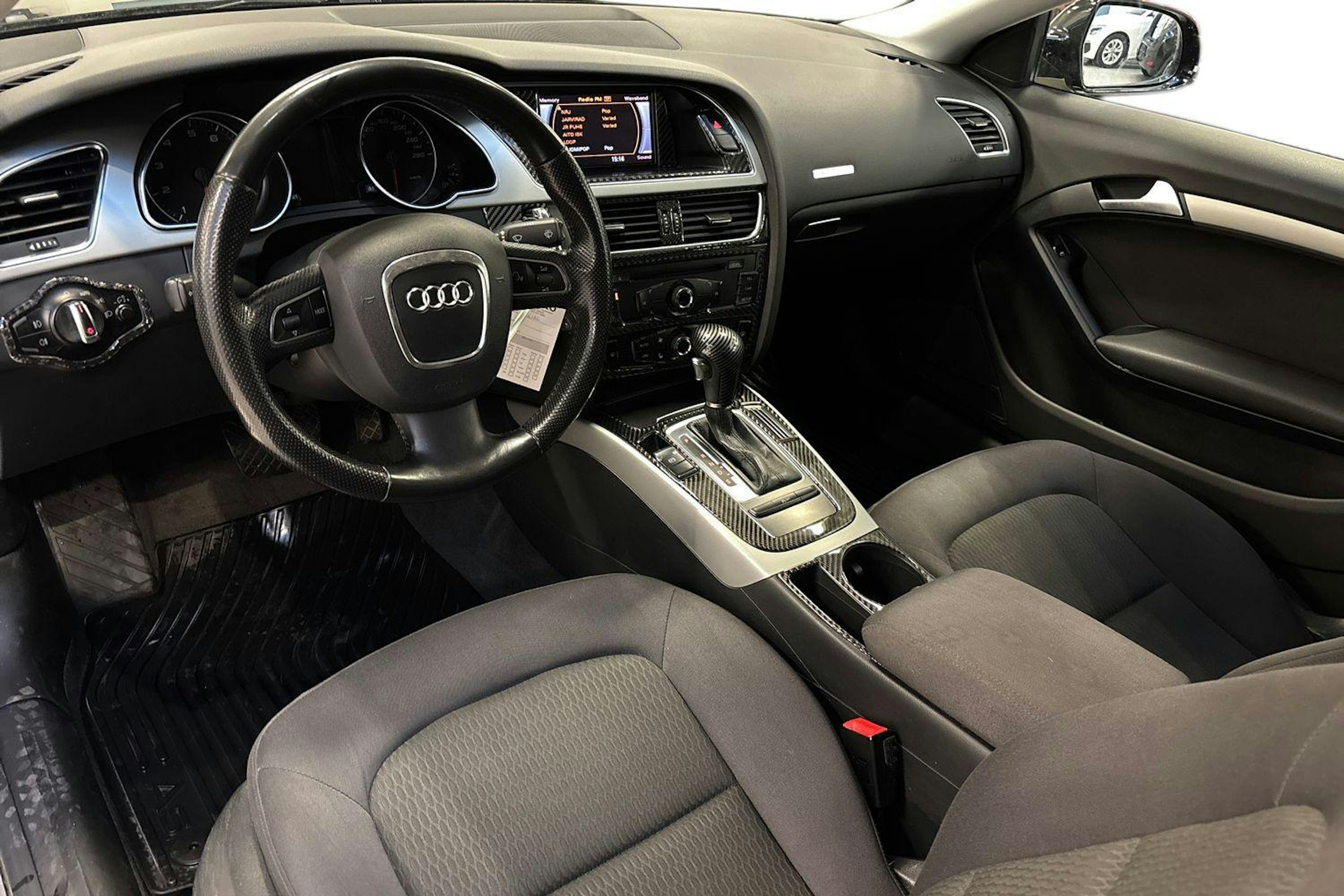 musta Audi A5 2011 kuva 7.