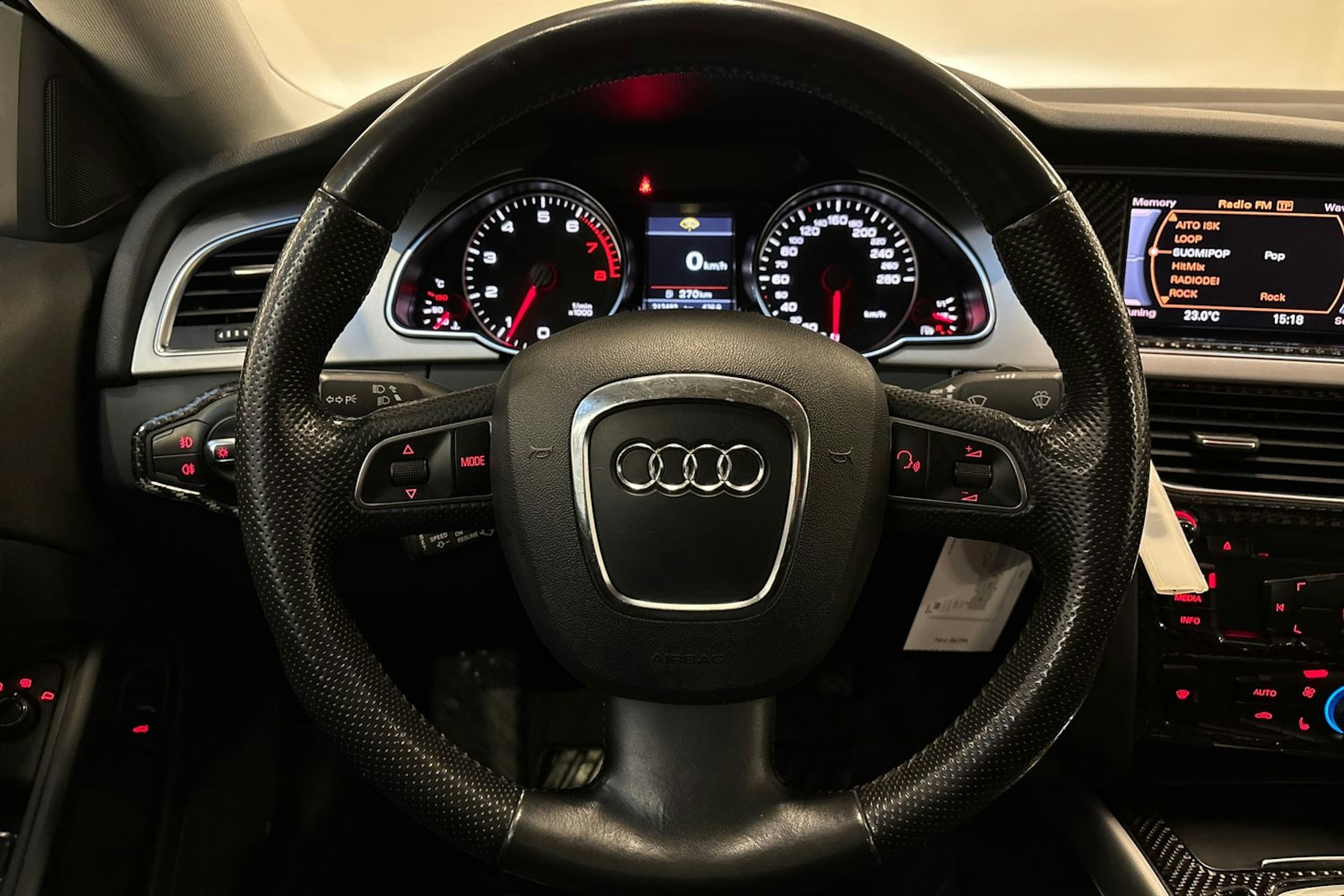 musta Audi A5 2011 kuva 19.