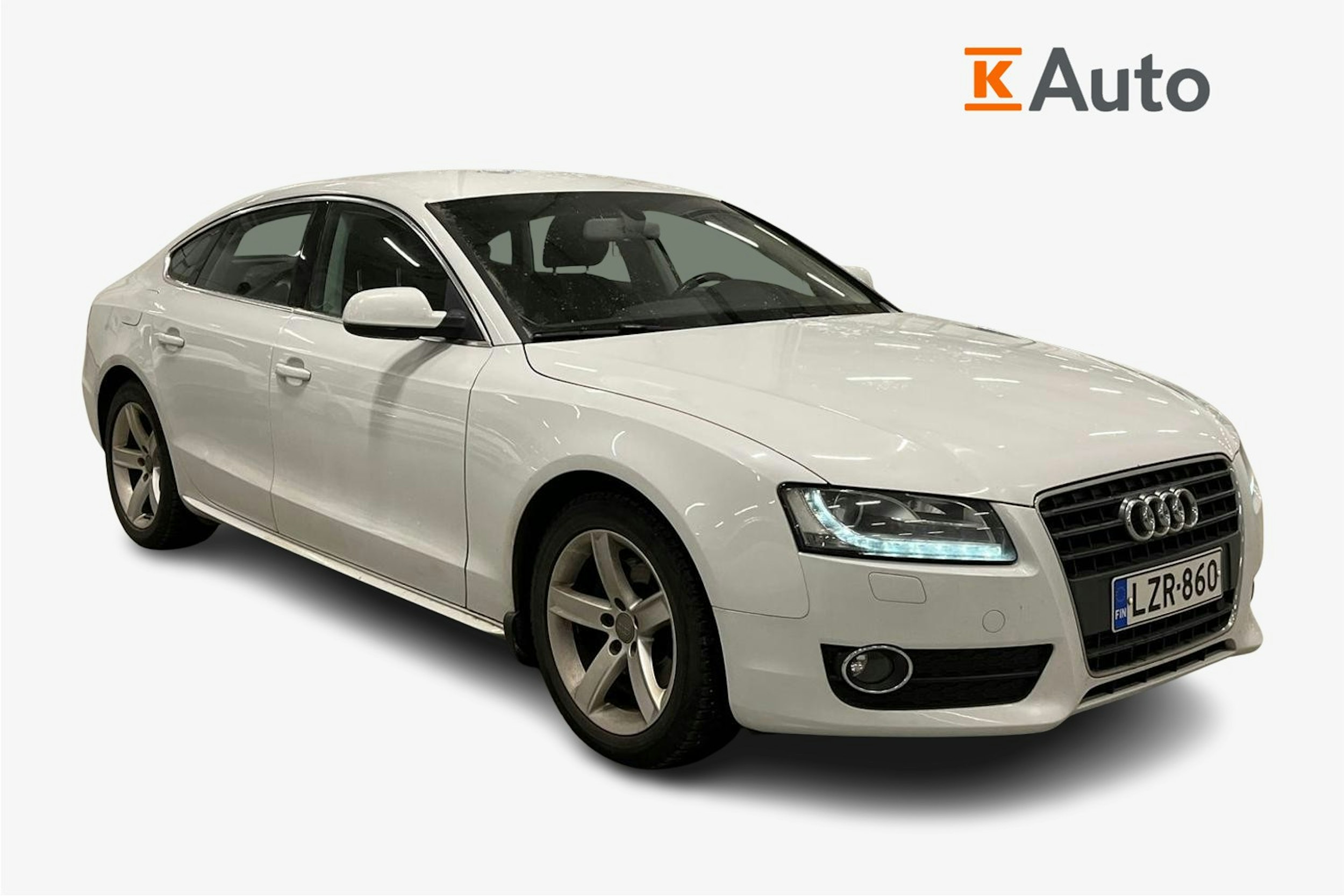 valkoinen Audi A5 2011 kuva 1.