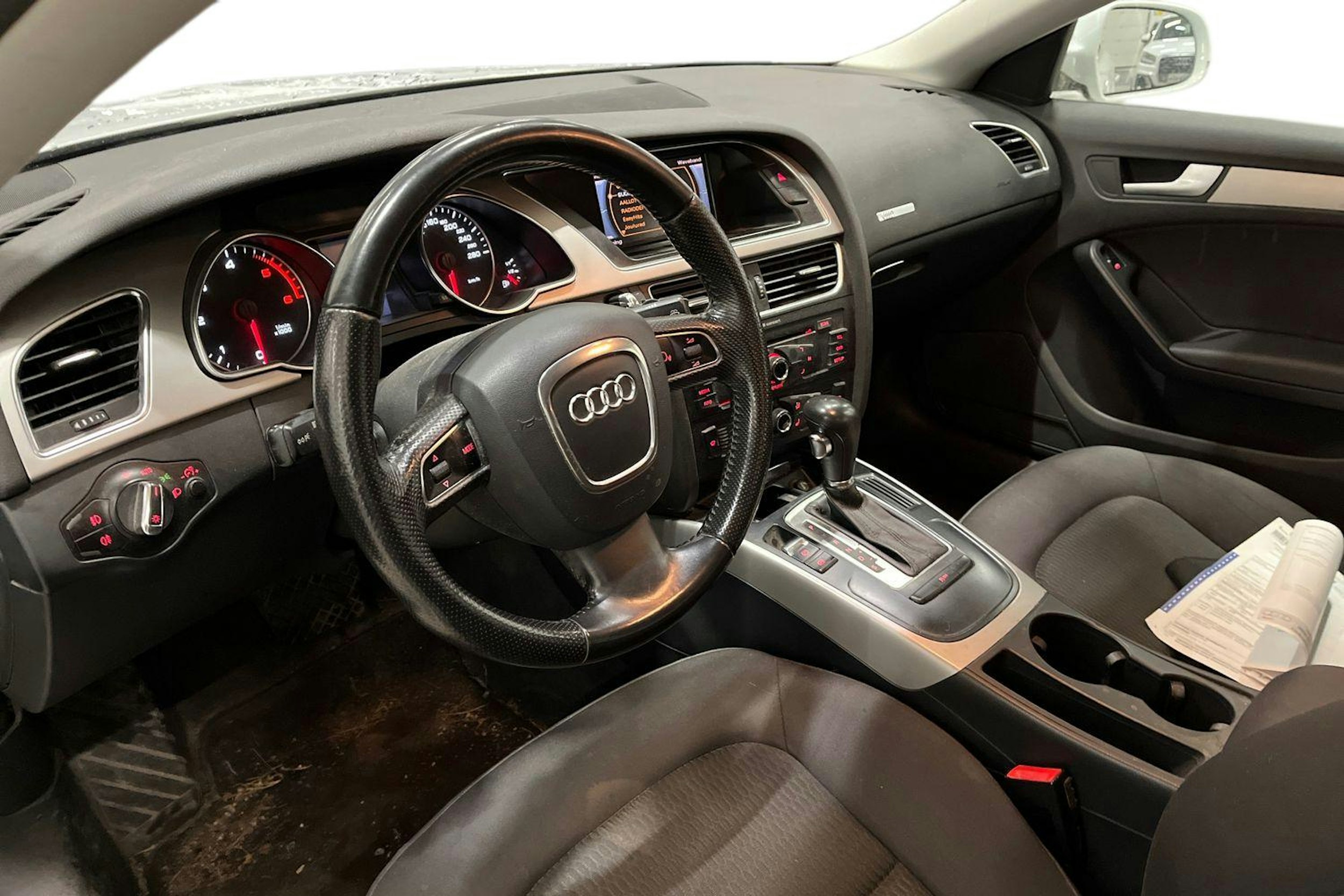 valkoinen Audi A5 2011 kuva 3.