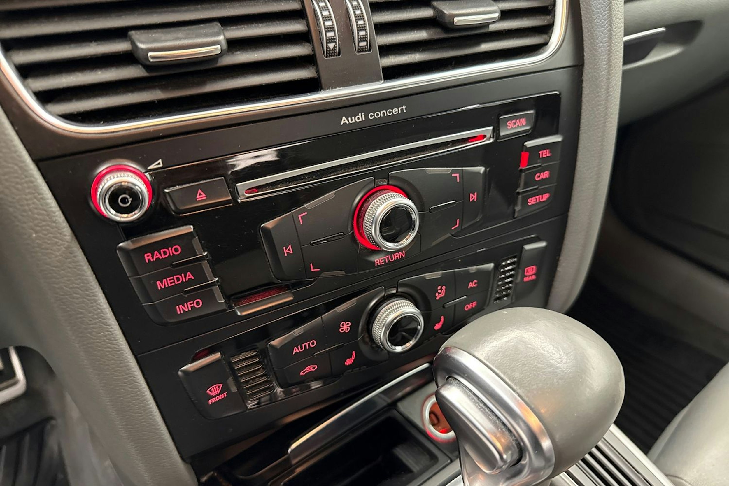 musta Audi A5 2012 kuva 17.