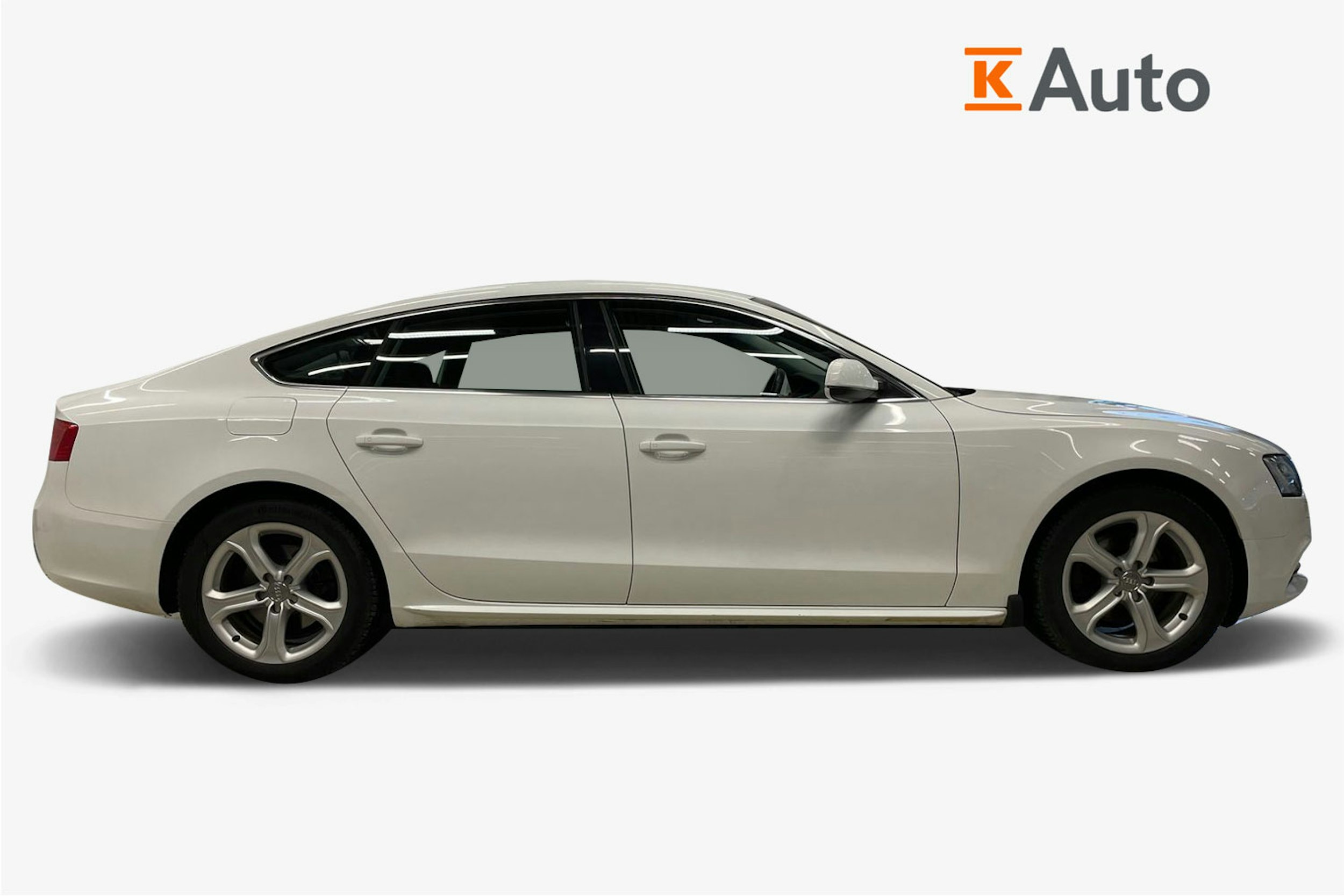 Valkoinen Audi A5 2012 kuva 5.