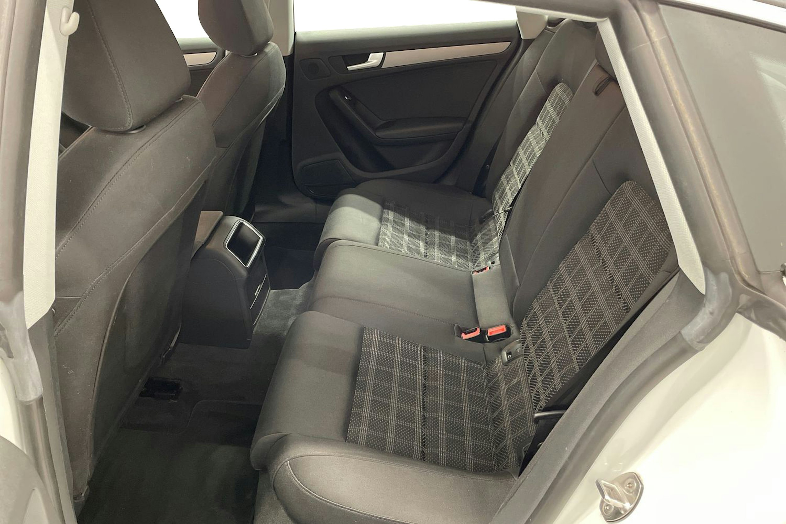 Valkoinen Audi A5 2012 kuva 8.