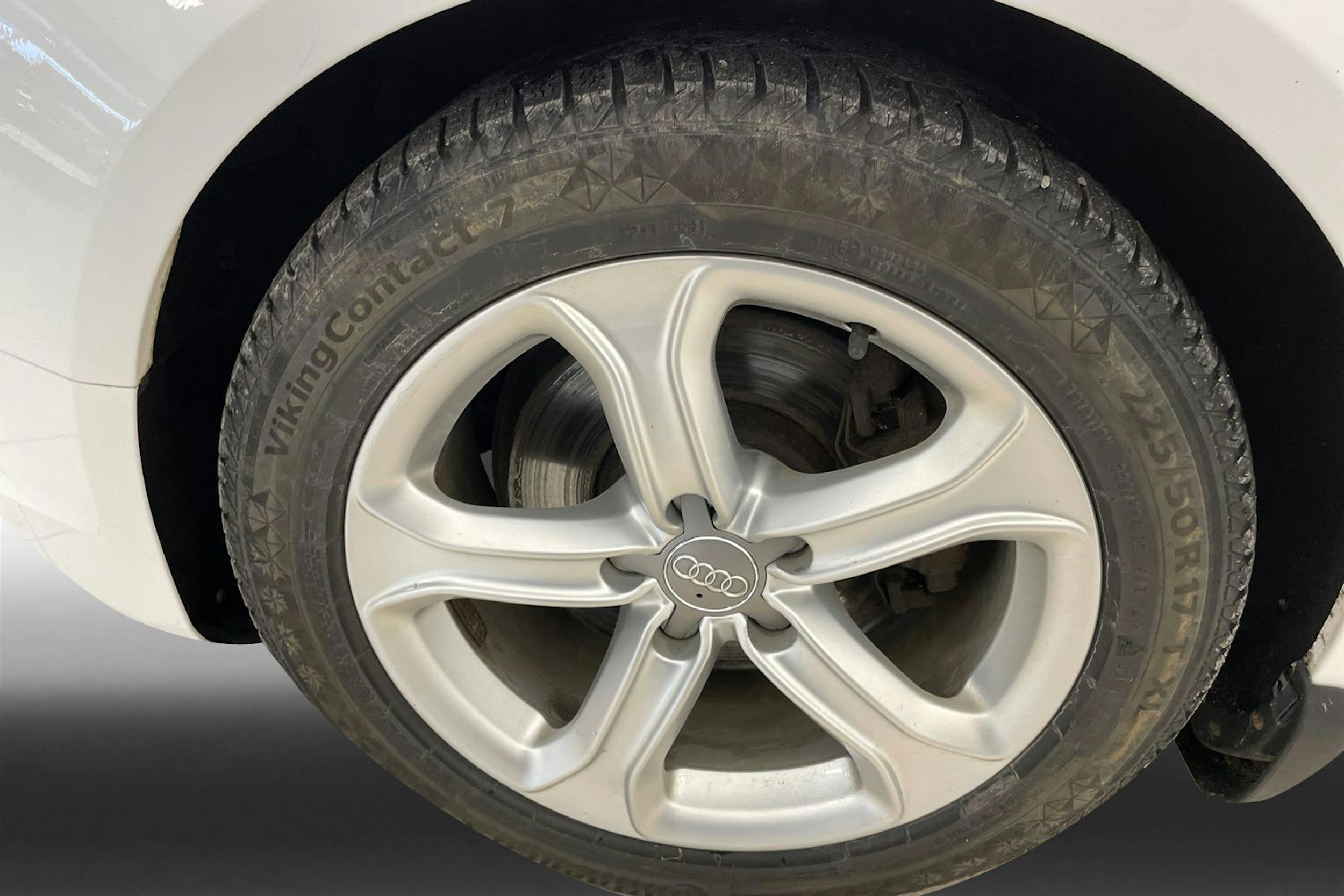 Valkoinen Audi A5 2012 kuva 10.