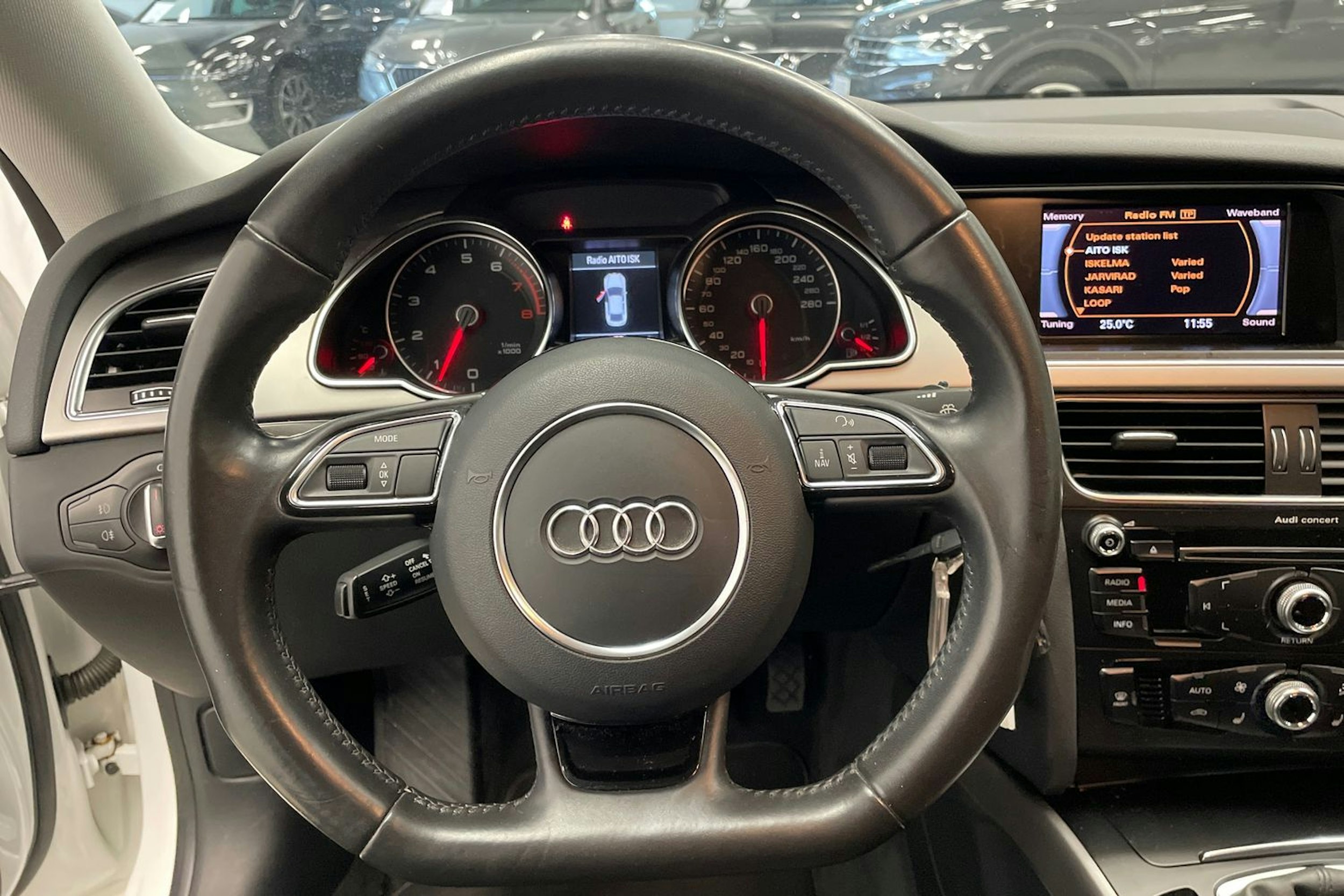 Valkoinen Audi A5 2012 kuva 11.