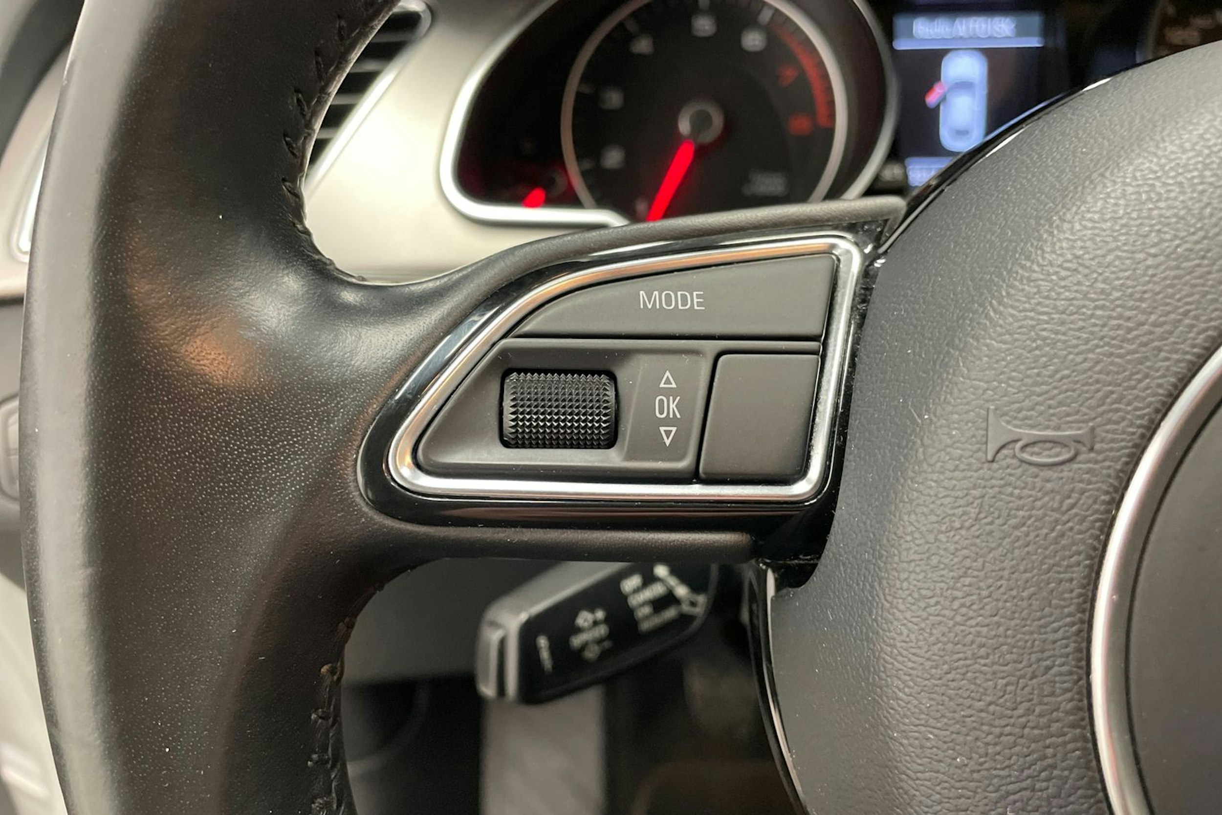 Valkoinen Audi A5 2012 kuva 13.