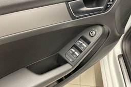 Valkoinen Audi A5 2012 kuva 16.