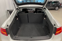 Valkoinen Audi A5 2012 kuva 17.