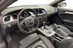 musta Audi A5 2012 kuva 6.