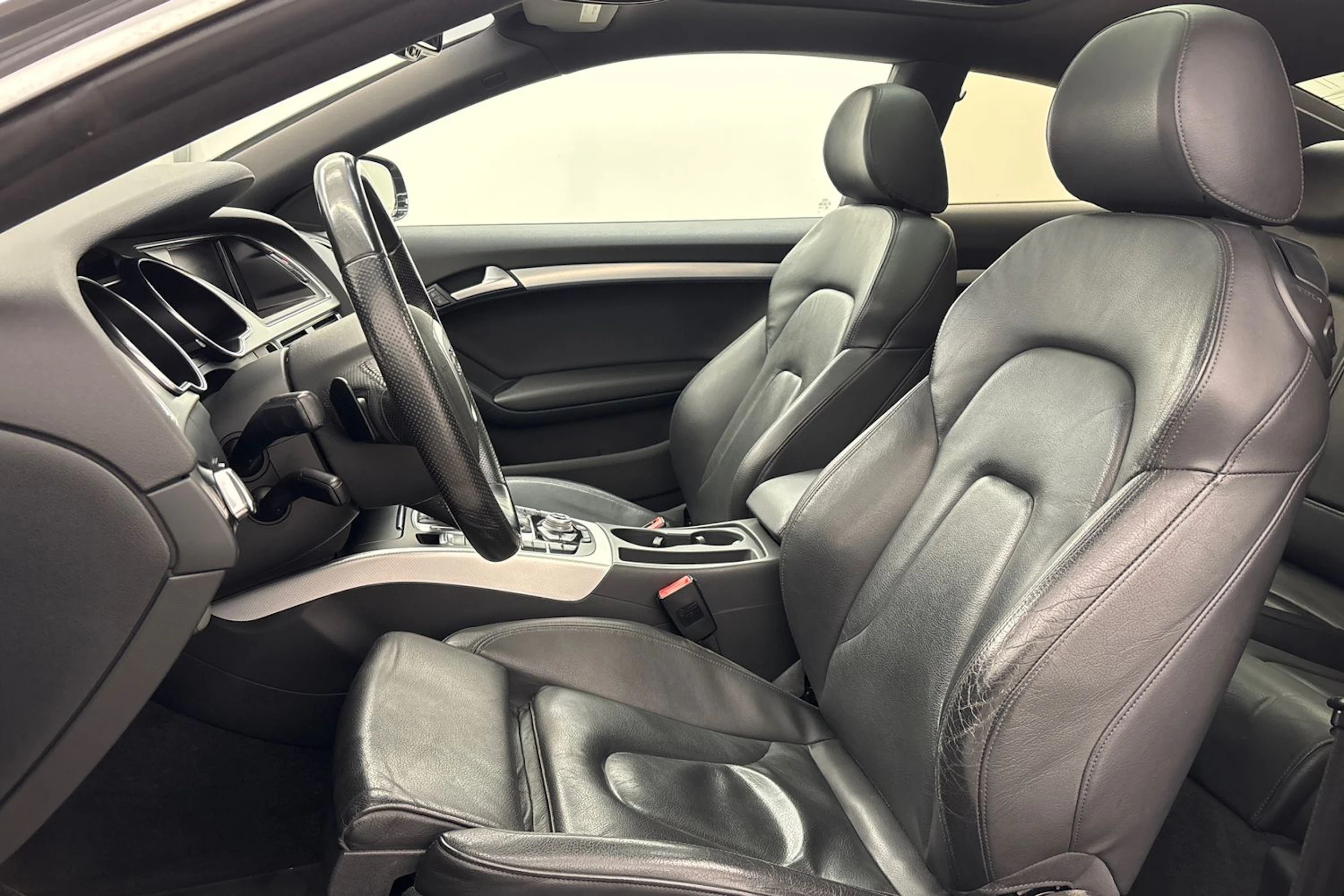 musta Audi A5 2012 kuva 11.
