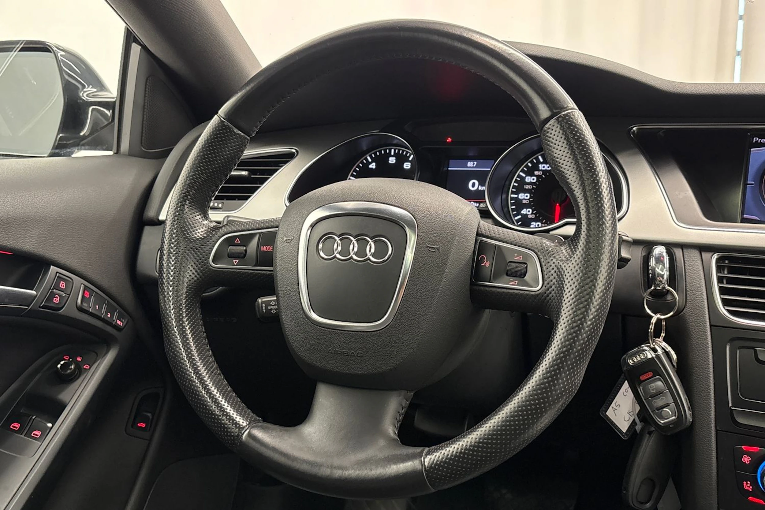 musta Audi A5 2012 kuva 14.