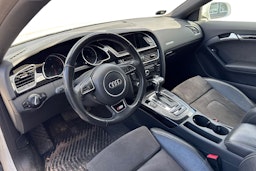 valkoinen Audi A5 2012 kuva 3.