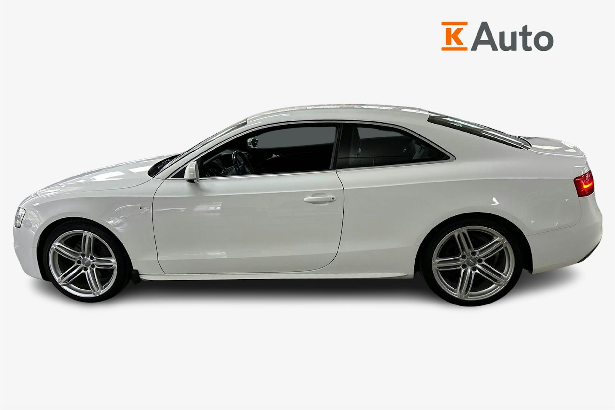 valkoinen Audi A5 2012 kuva 6.