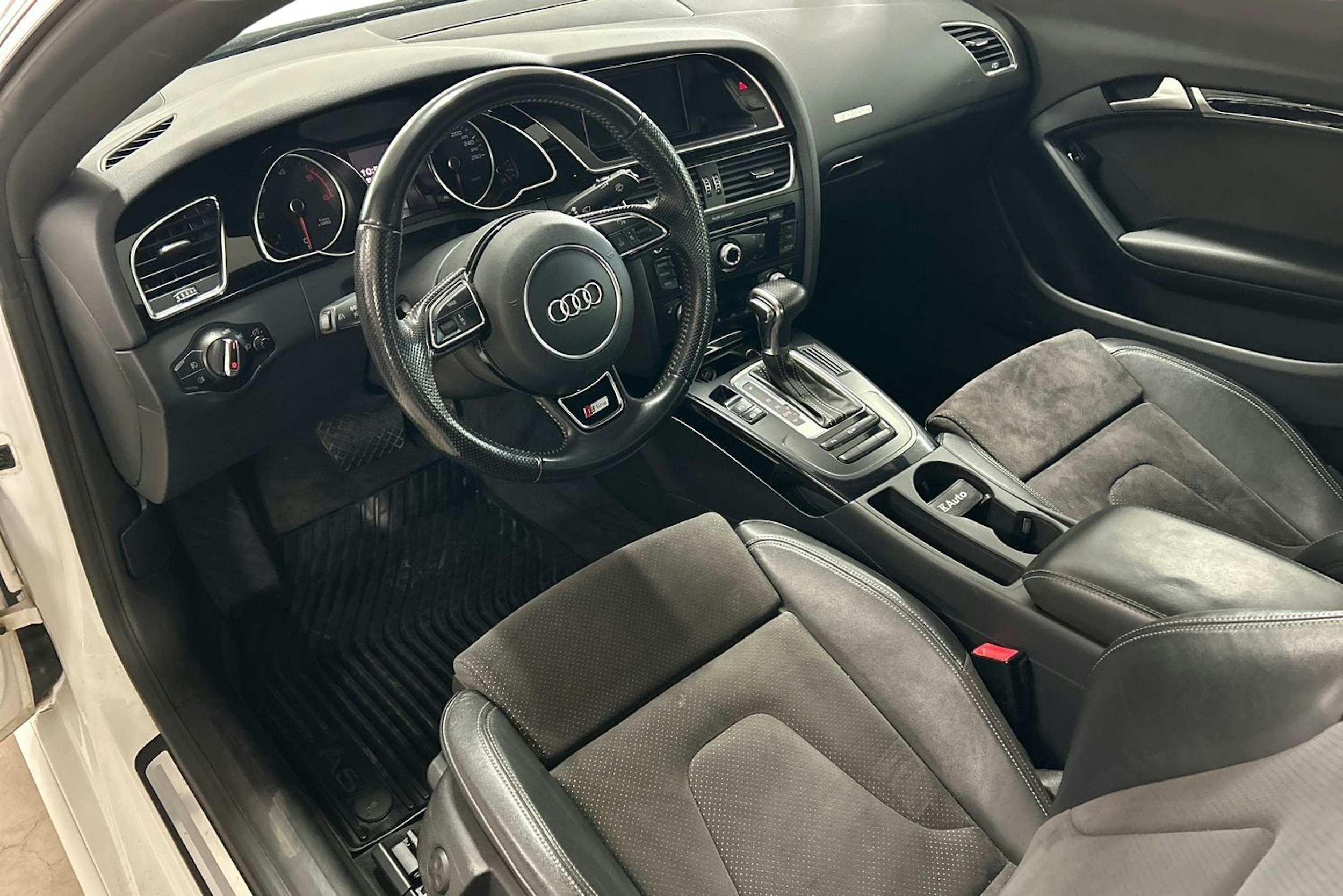valkoinen Audi A5 2012 kuva 7.