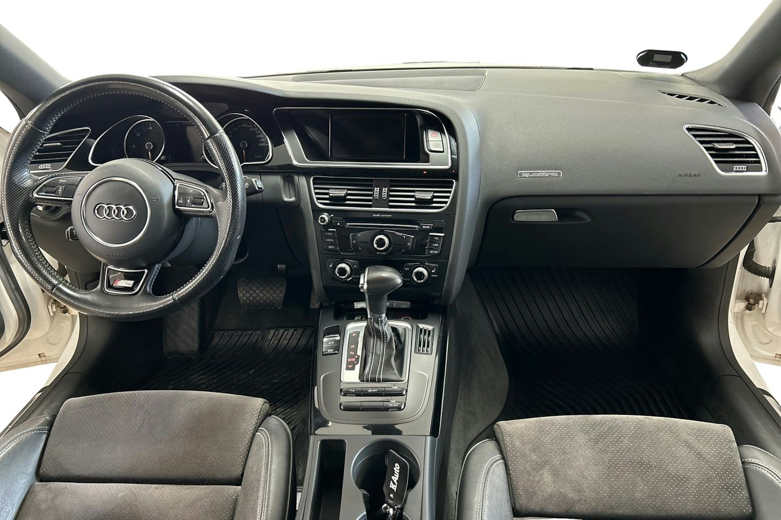 valkoinen Audi A5 2012 kuva 9.