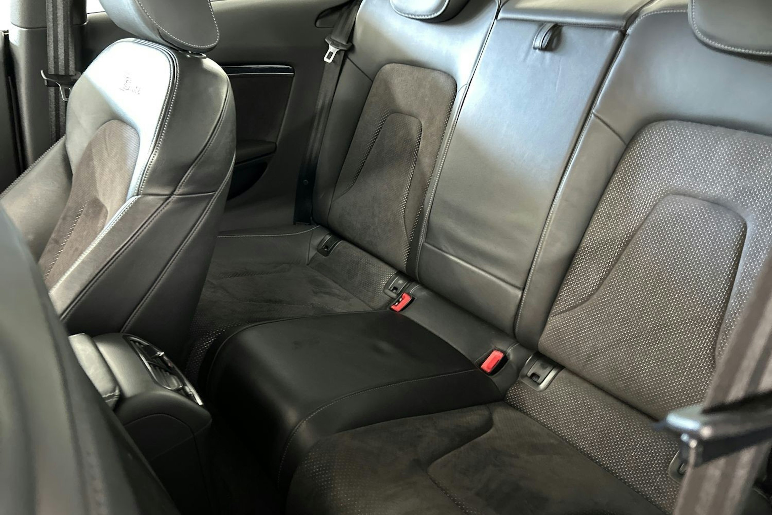 valkoinen Audi A5 2012 kuva 10.