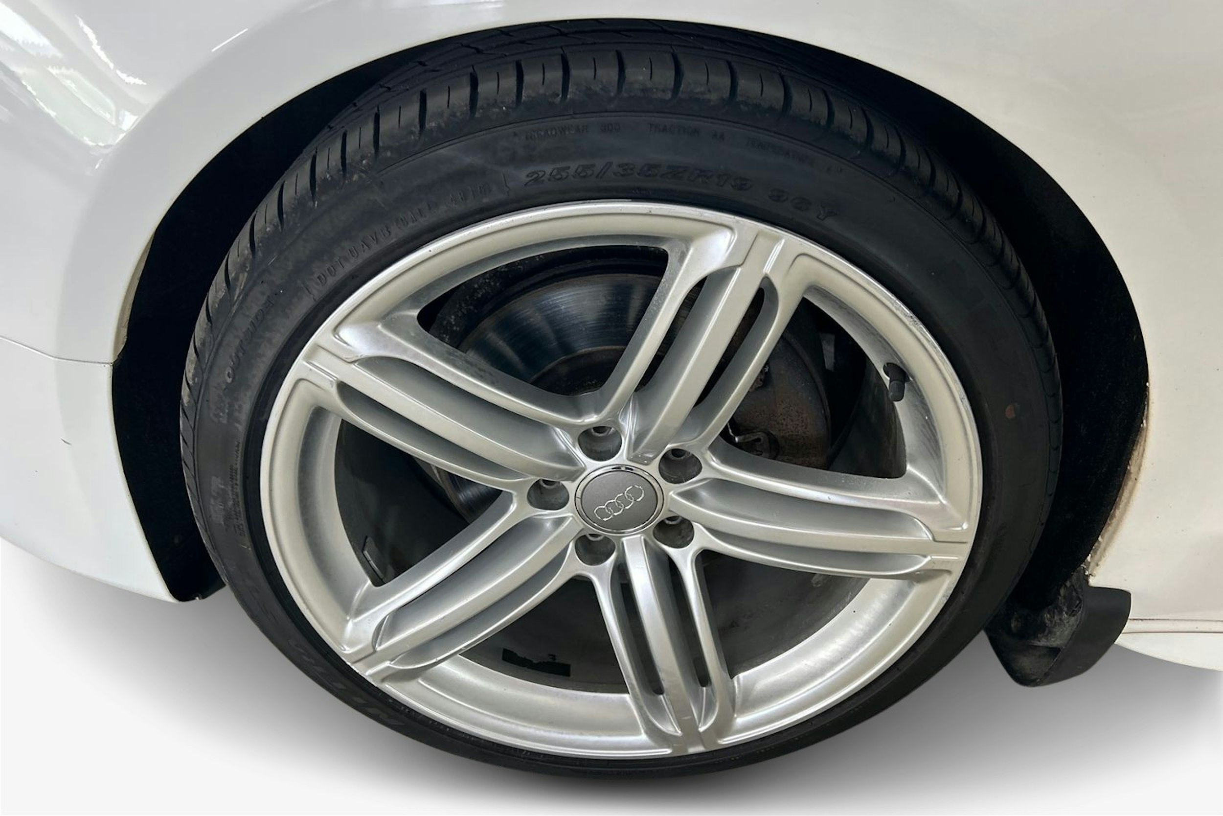 valkoinen Audi A5 2012 kuva 11.