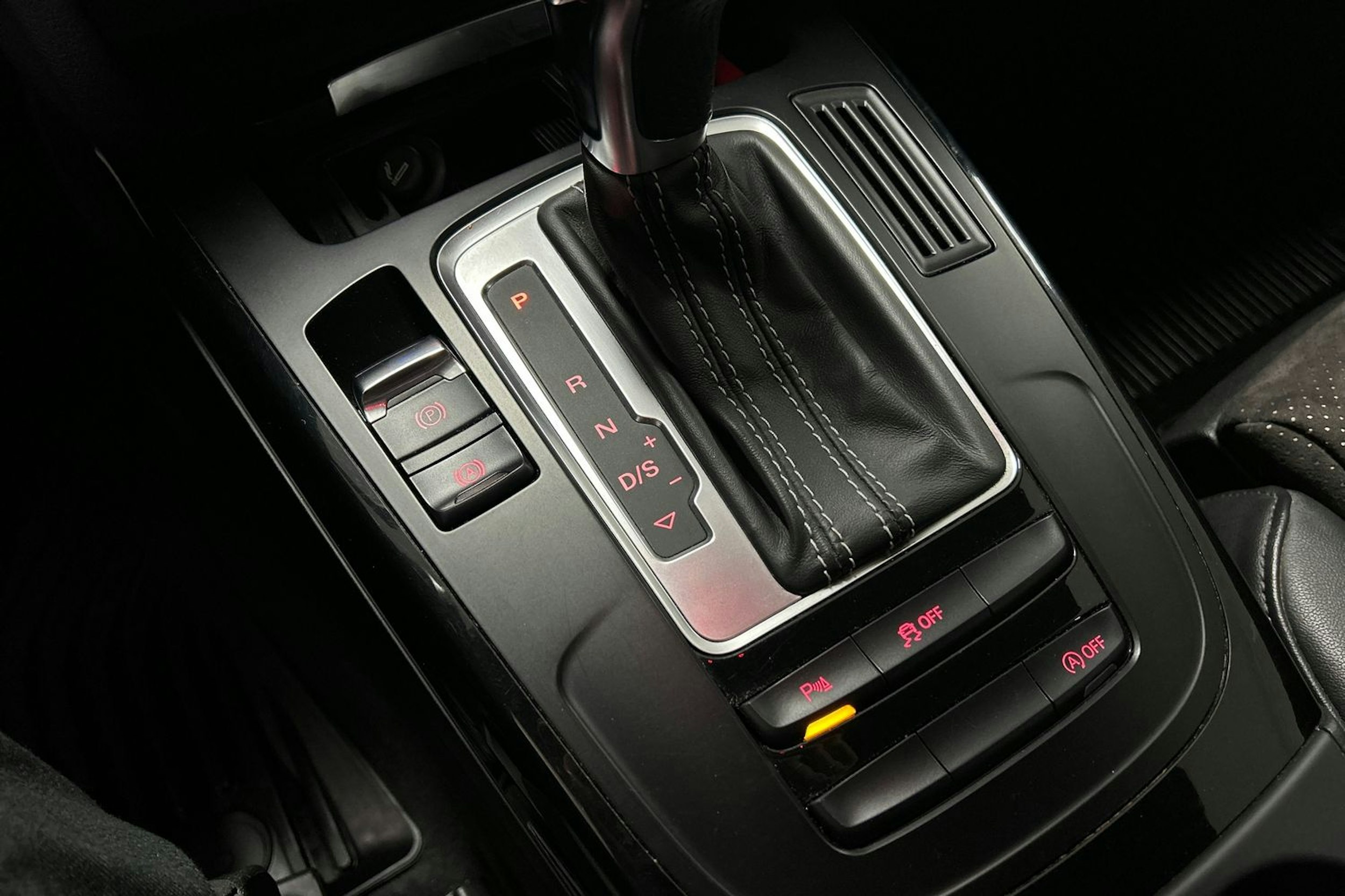 valkoinen Audi A5 2012 kuva 20.