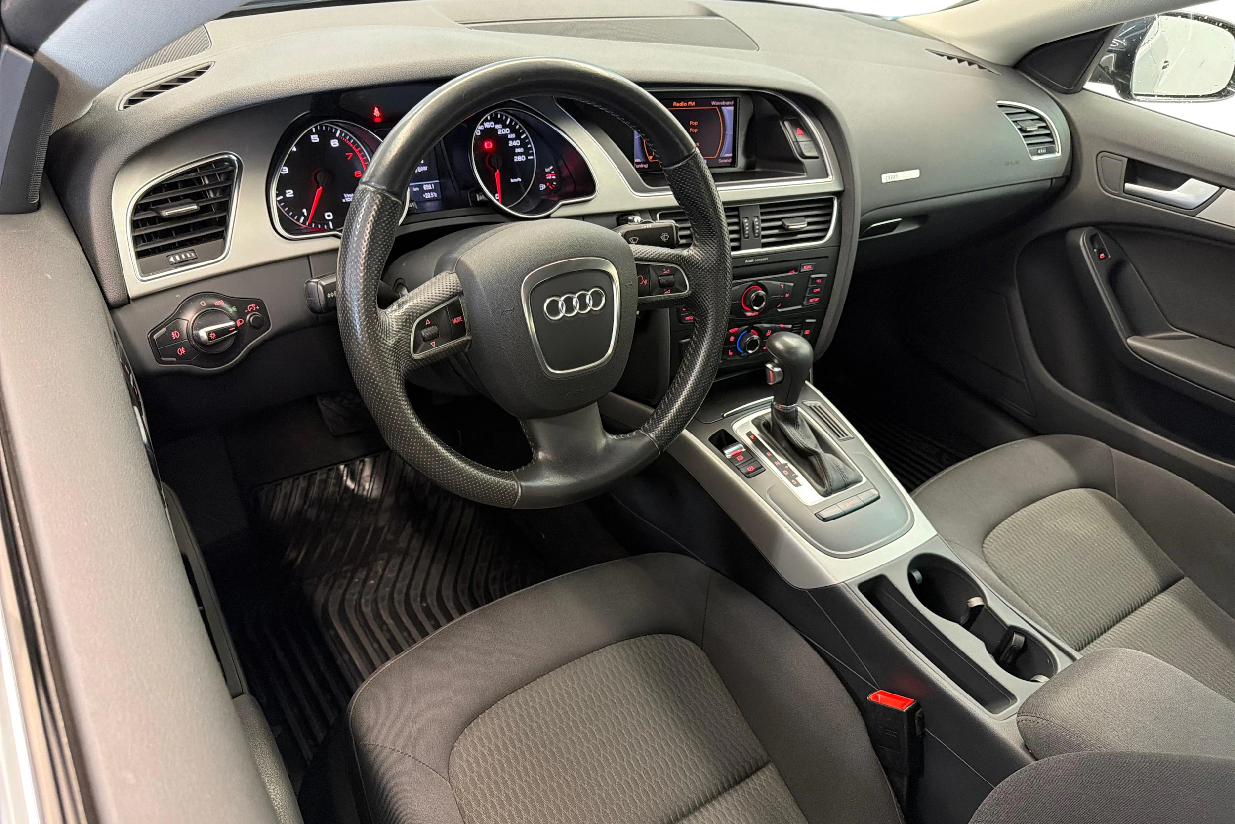 Sininen Audi A5 2012 kuva 8.