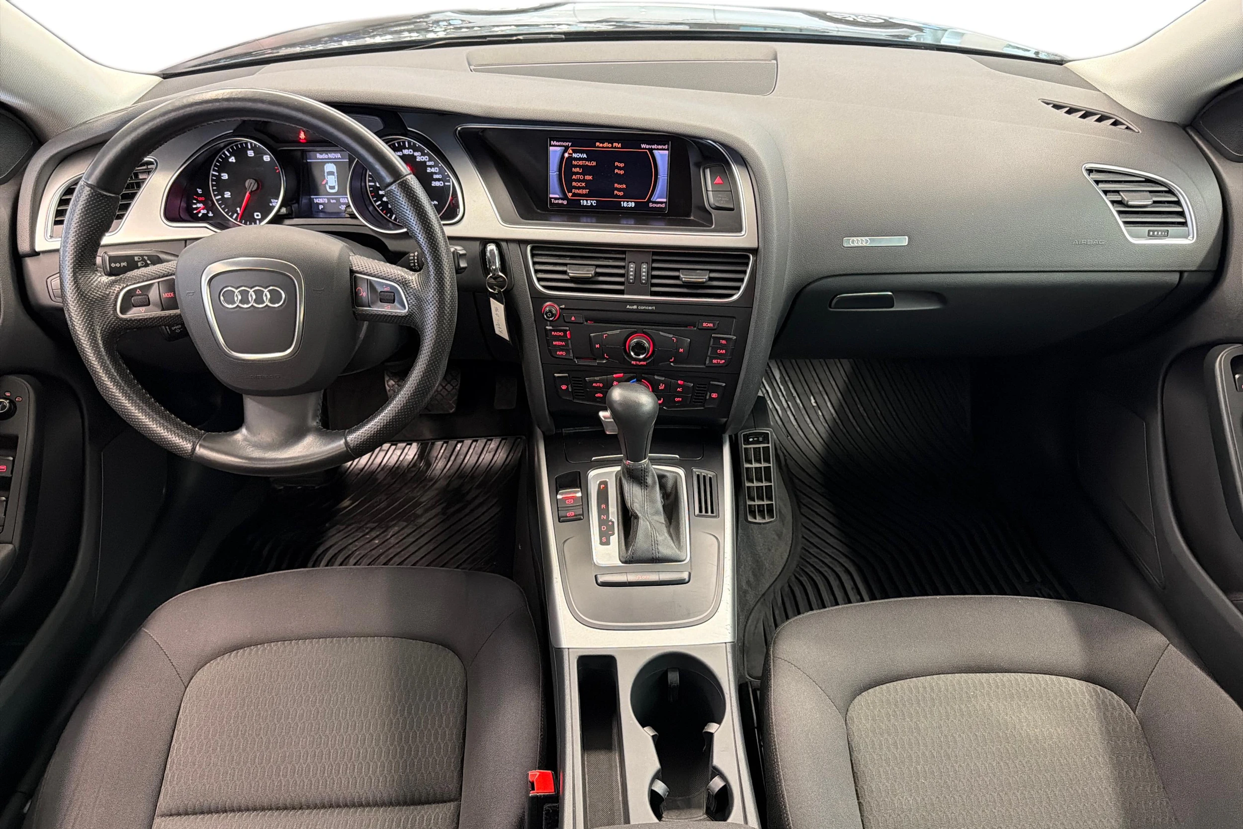 Sininen Audi A5 2012 kuva 9.
