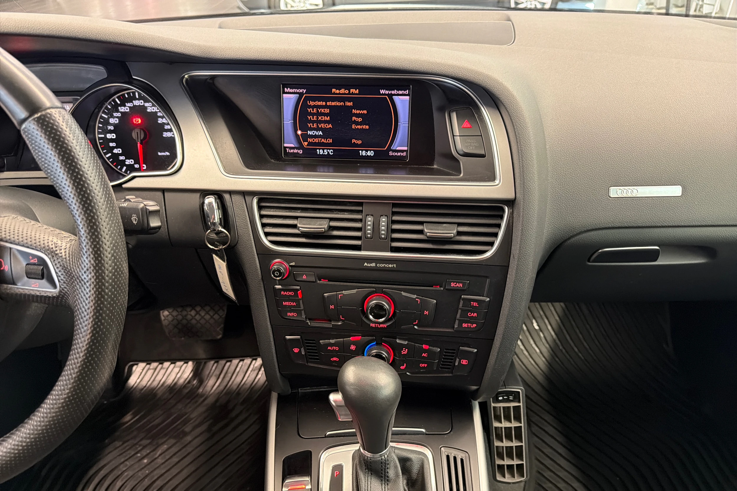 Sininen Audi A5 2012 kuva 17.