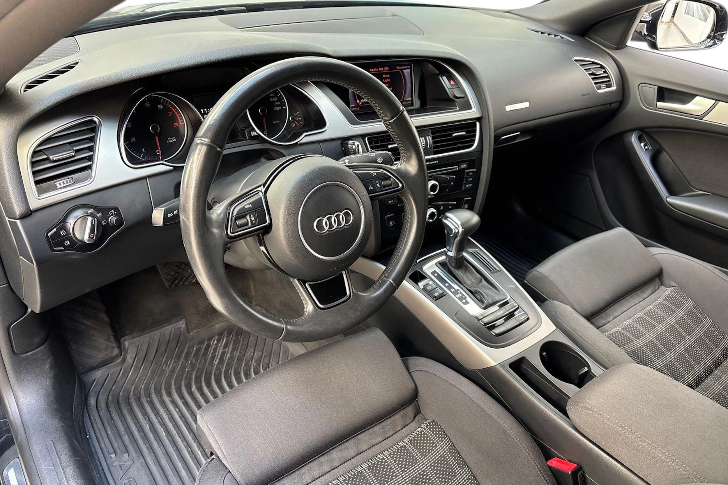 musta Audi A5 2012 kuva 8.