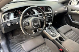 musta Audi A5 2012 kuva 8.