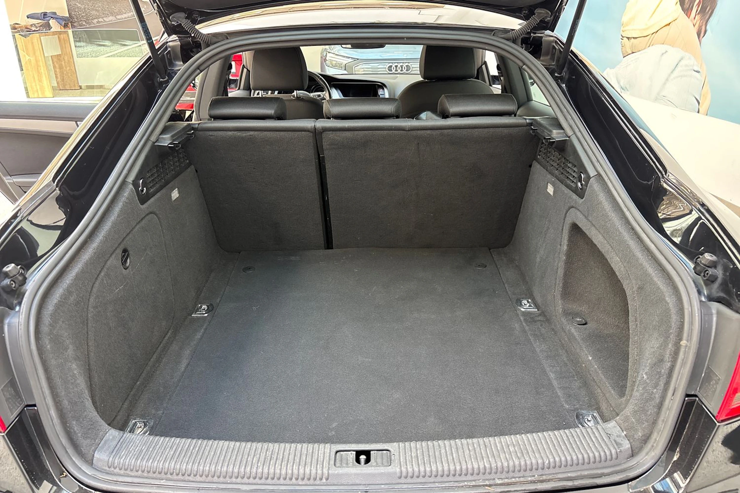 musta Audi A5 2012 kuva 16.