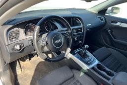 valkoinen Audi A5 2012 kuva 3.