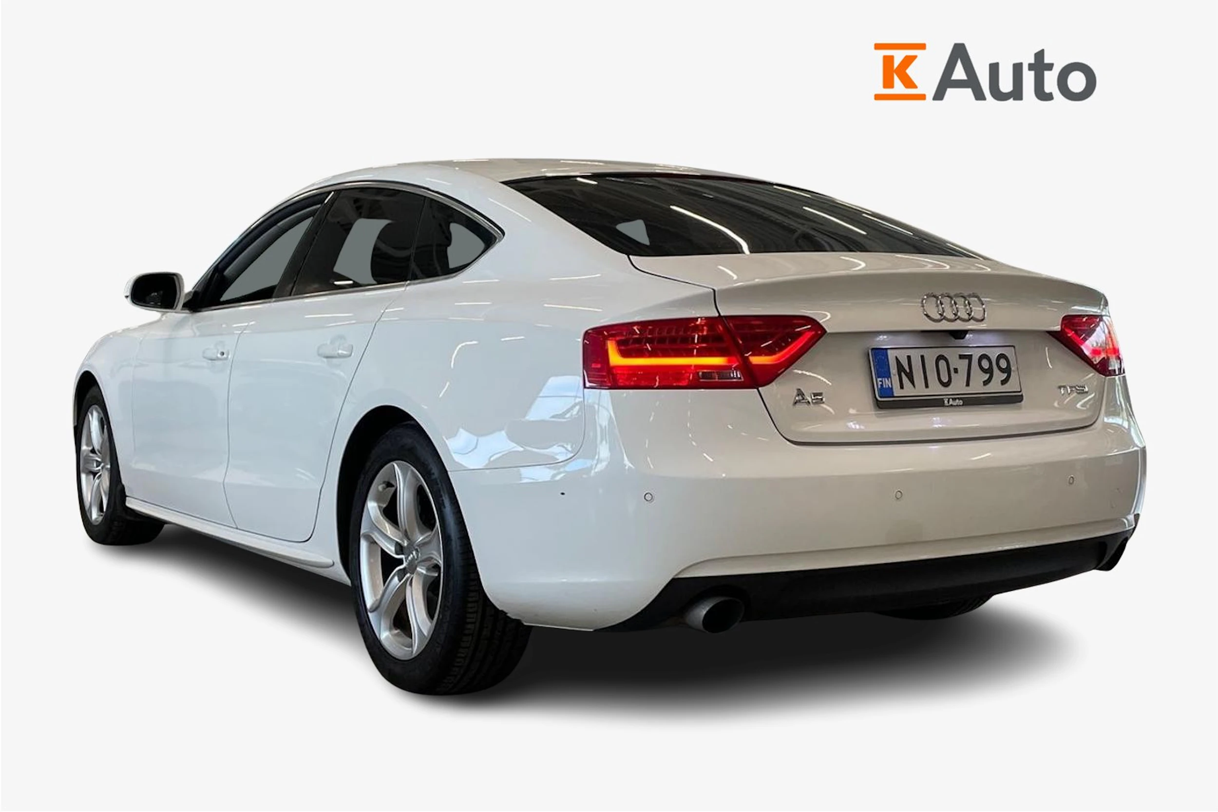 valkoinen Audi A5 2012 kuva 2.
