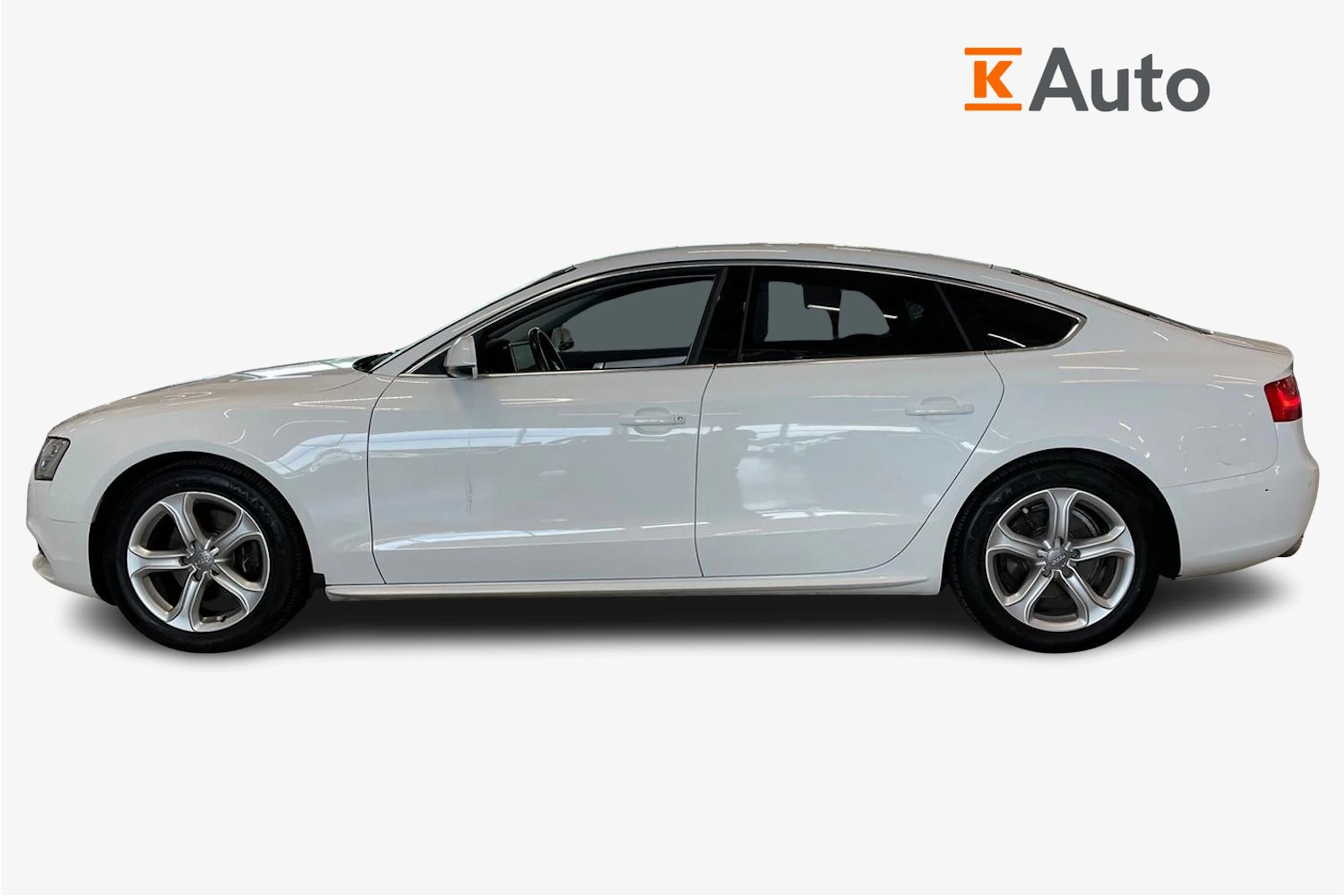 valkoinen Audi A5 2012 kuva 5.