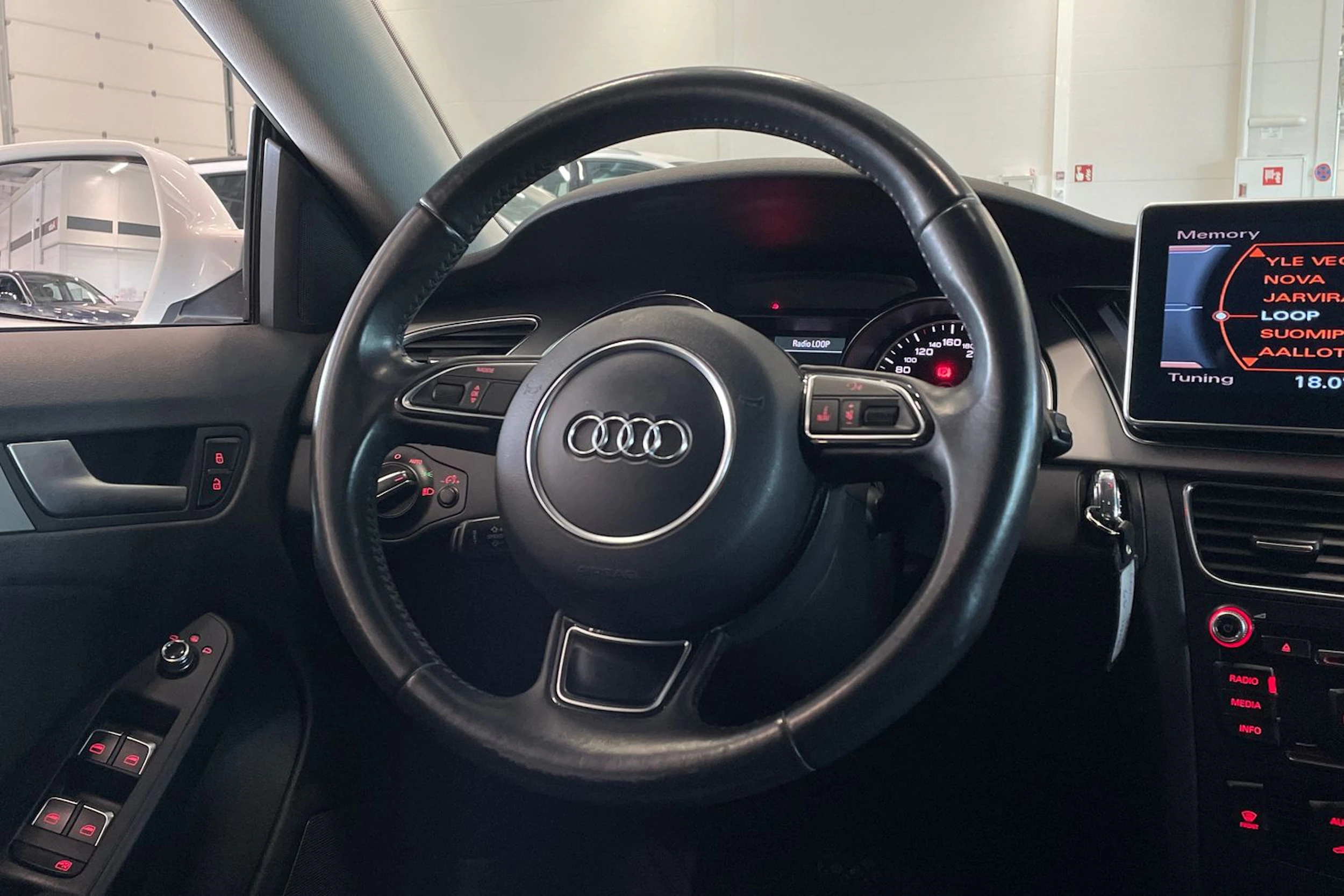 valkoinen Audi A5 2012 kuva 12.